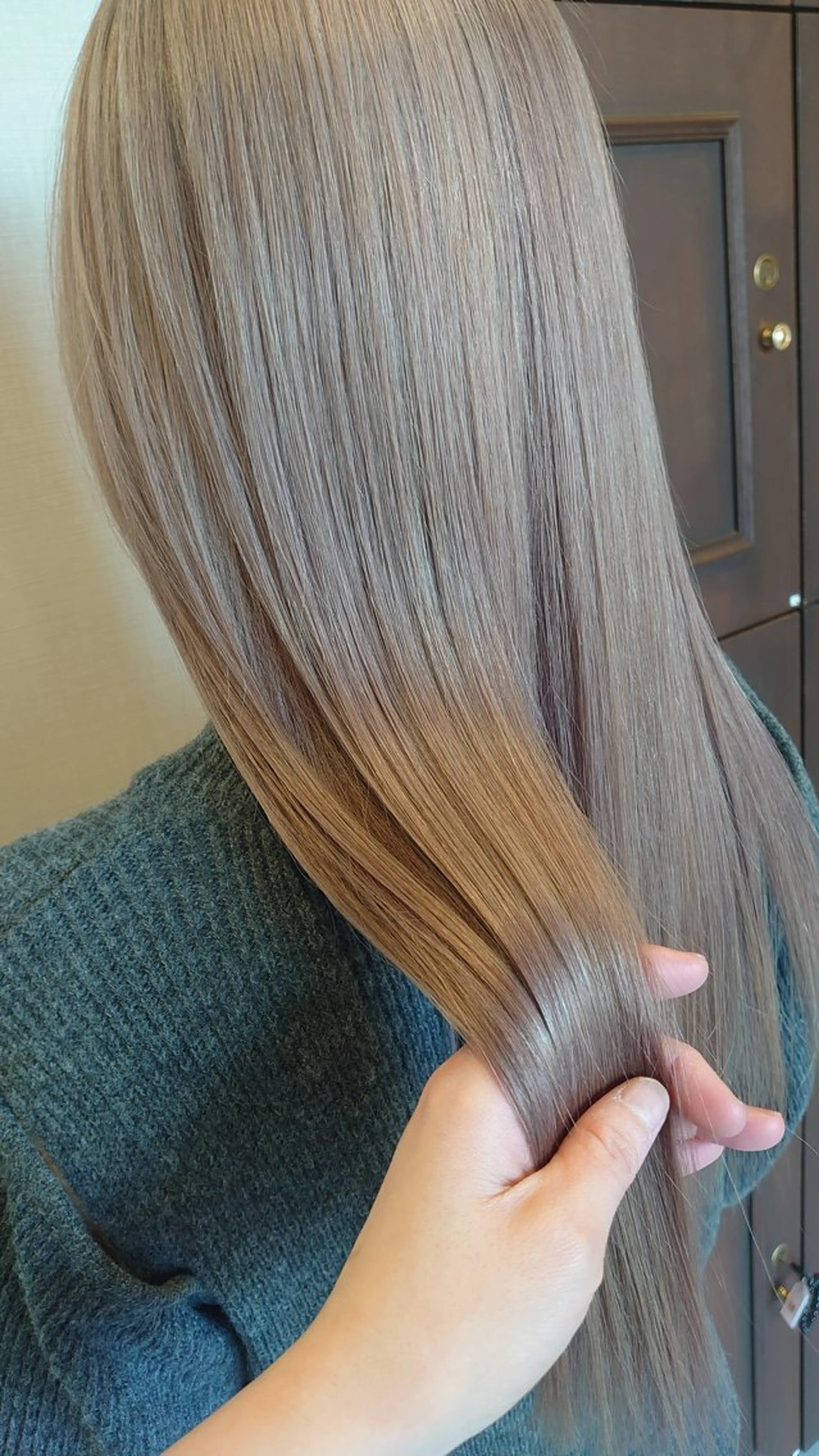 カラー 日向 美乃里のヘアスタイル