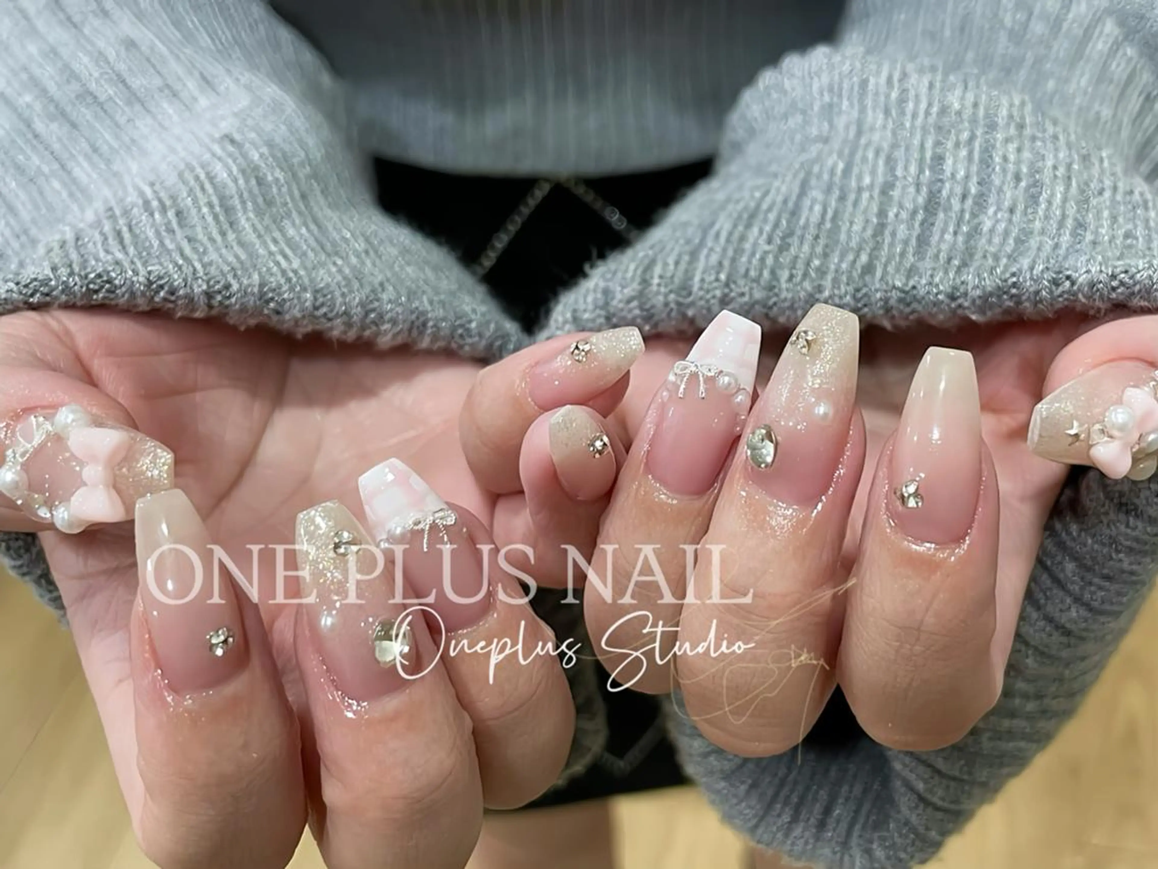 ネイル アートネイル オーロラネイル ガーリー キラキラネイル 韓国ネイル haruka 🧸のネイルデザイン