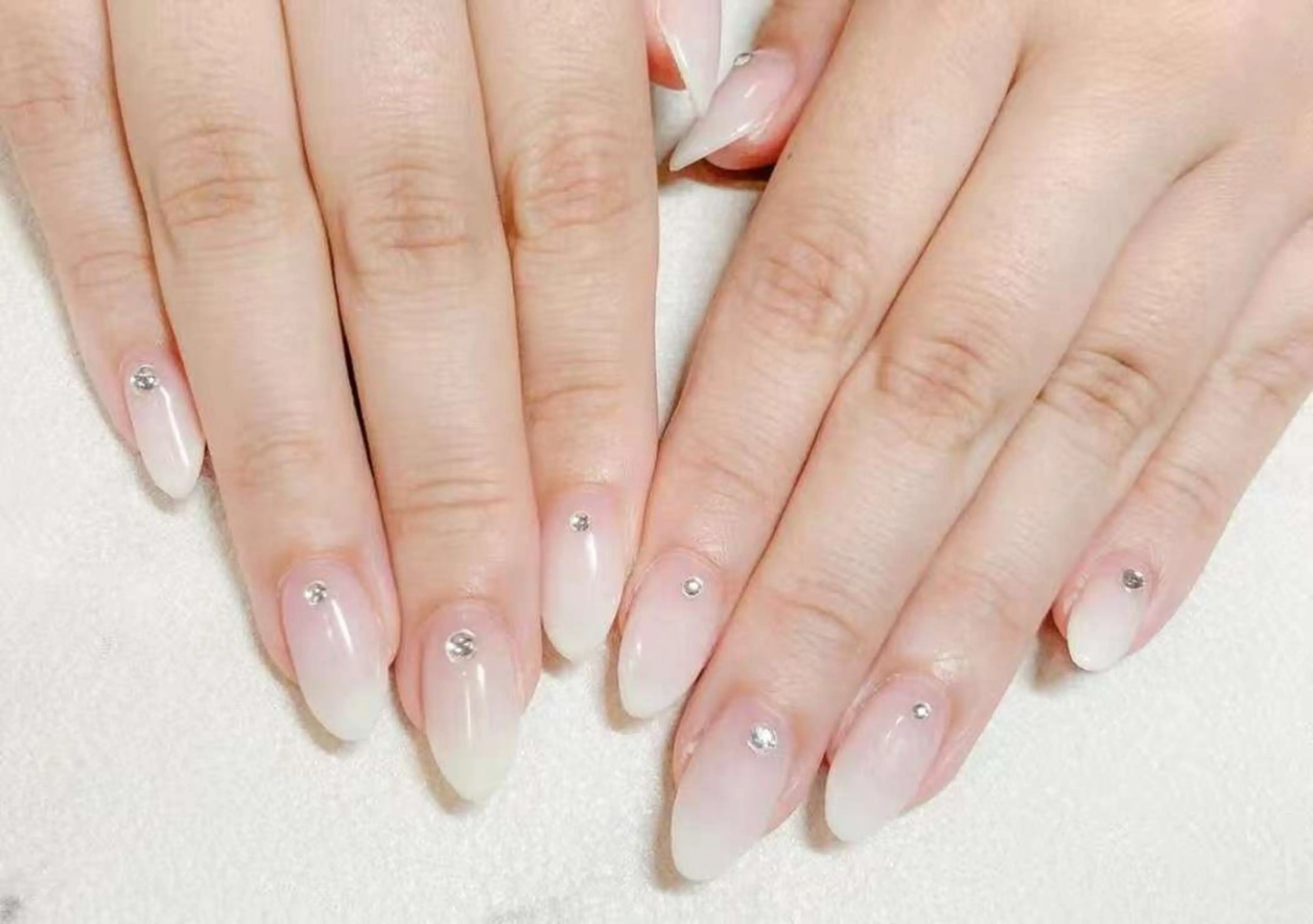 長さだし10本+フレンチ/カラグラ🌈ジェルオフ無料込みの写真