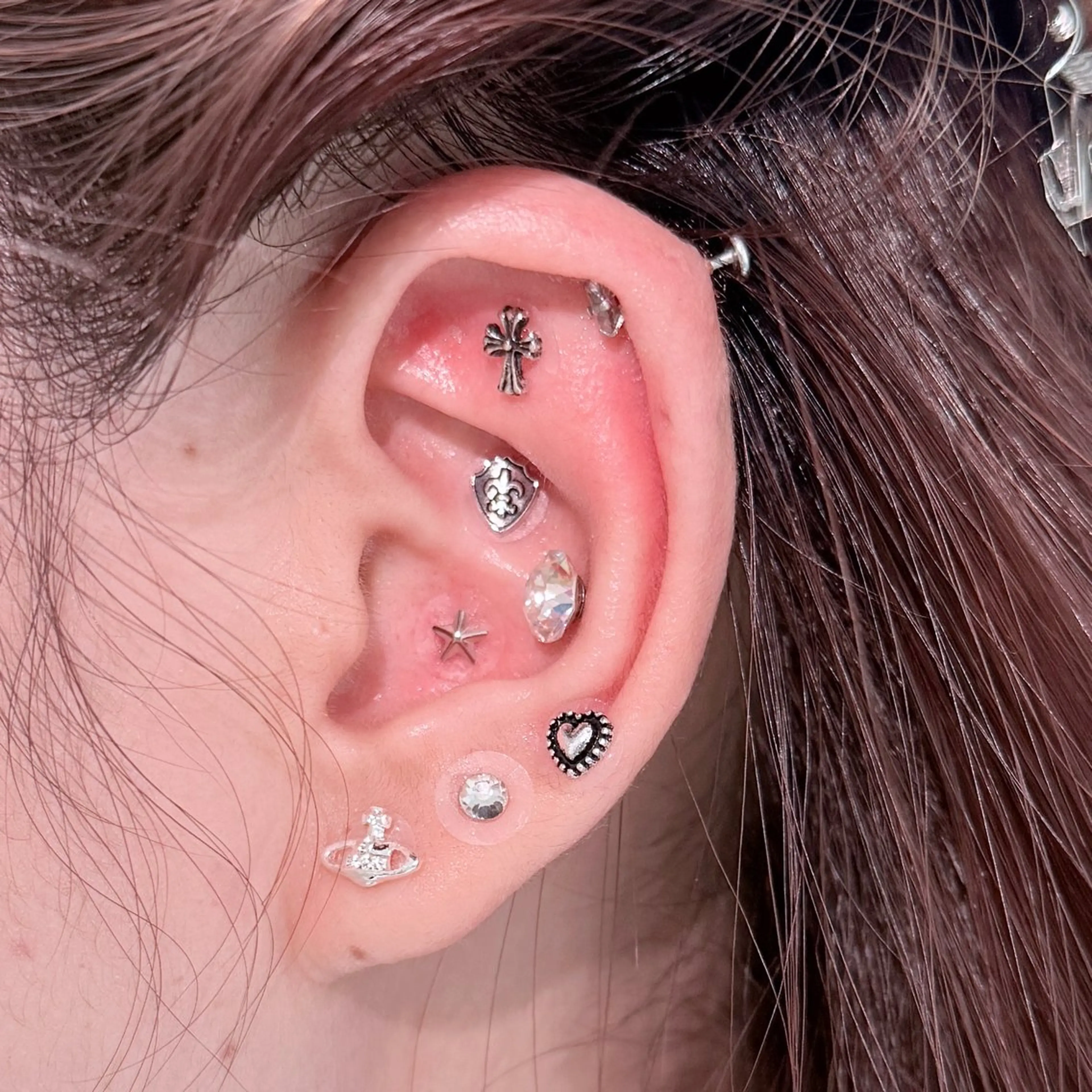 ❤️‍🔥耳ツボジュエリー💎　8粒つけ放題　👂💎片耳4粒の写真