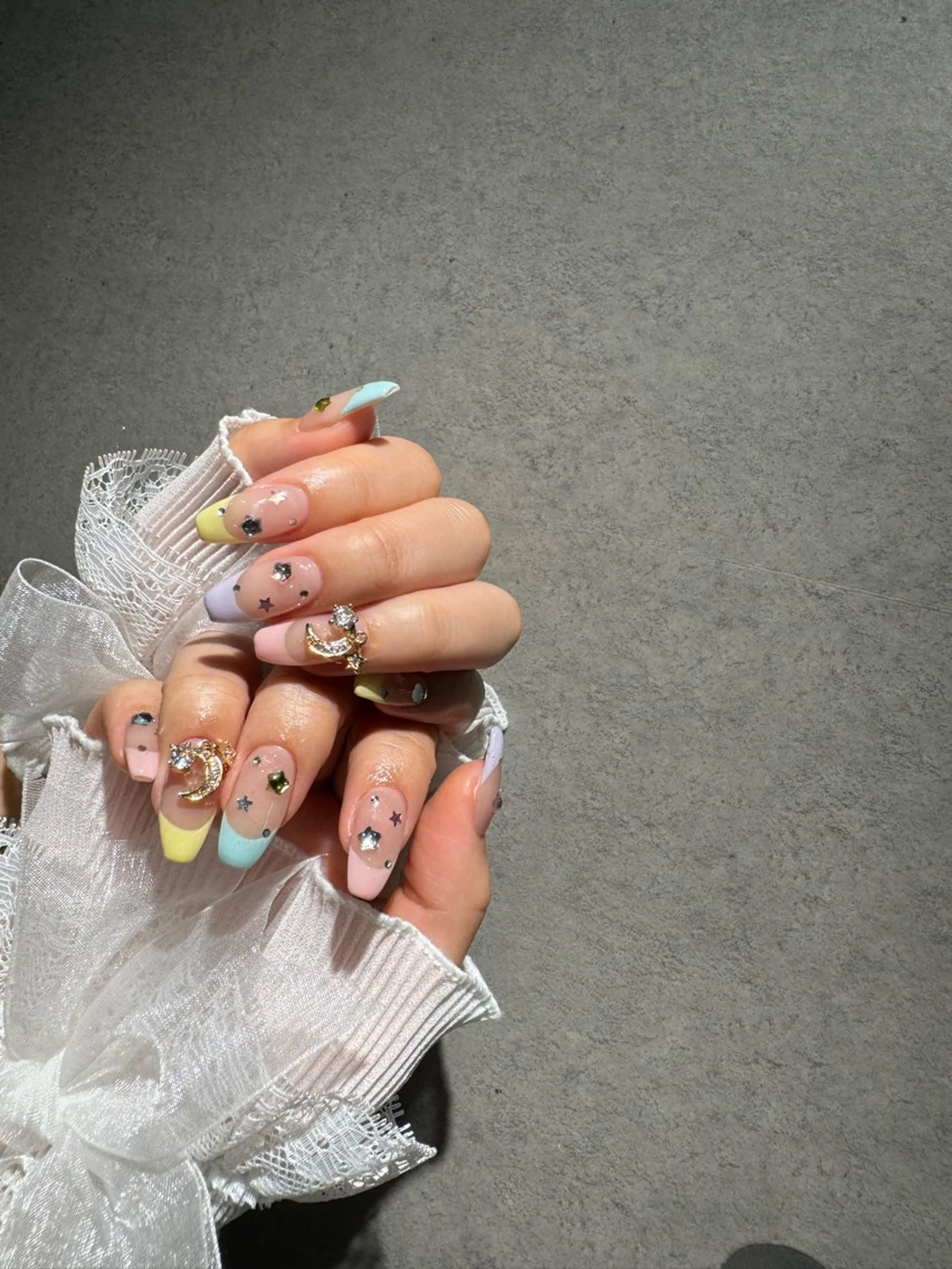 ネイル I-nailロング /ワンホン/キラキラのネイルデザイン