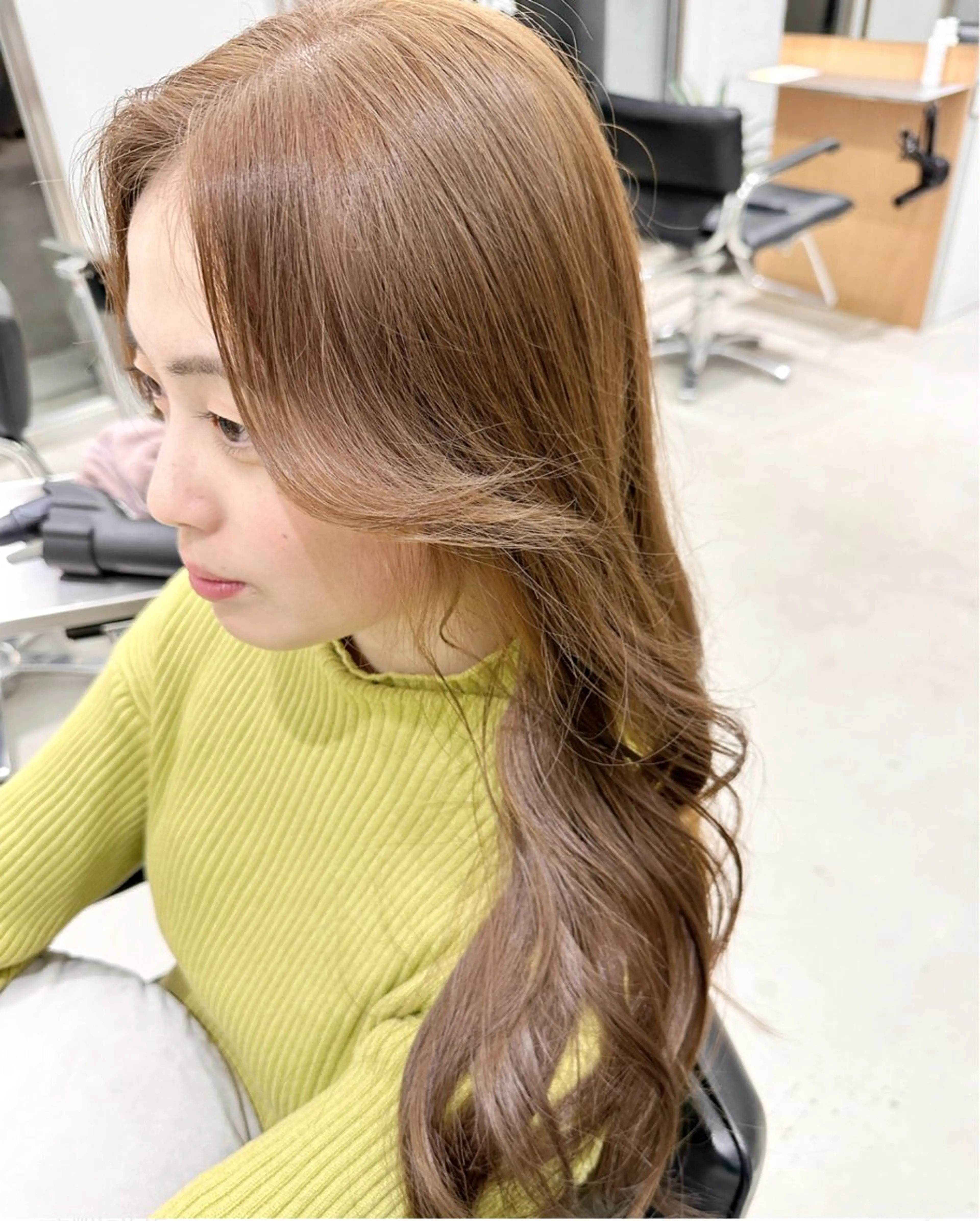 ロング カラー ブリーチ 透明感カラー ブリーチなしカラー ヘアカラー GOAT_茅ヶ崎 キシ サクラのヘアスタイル