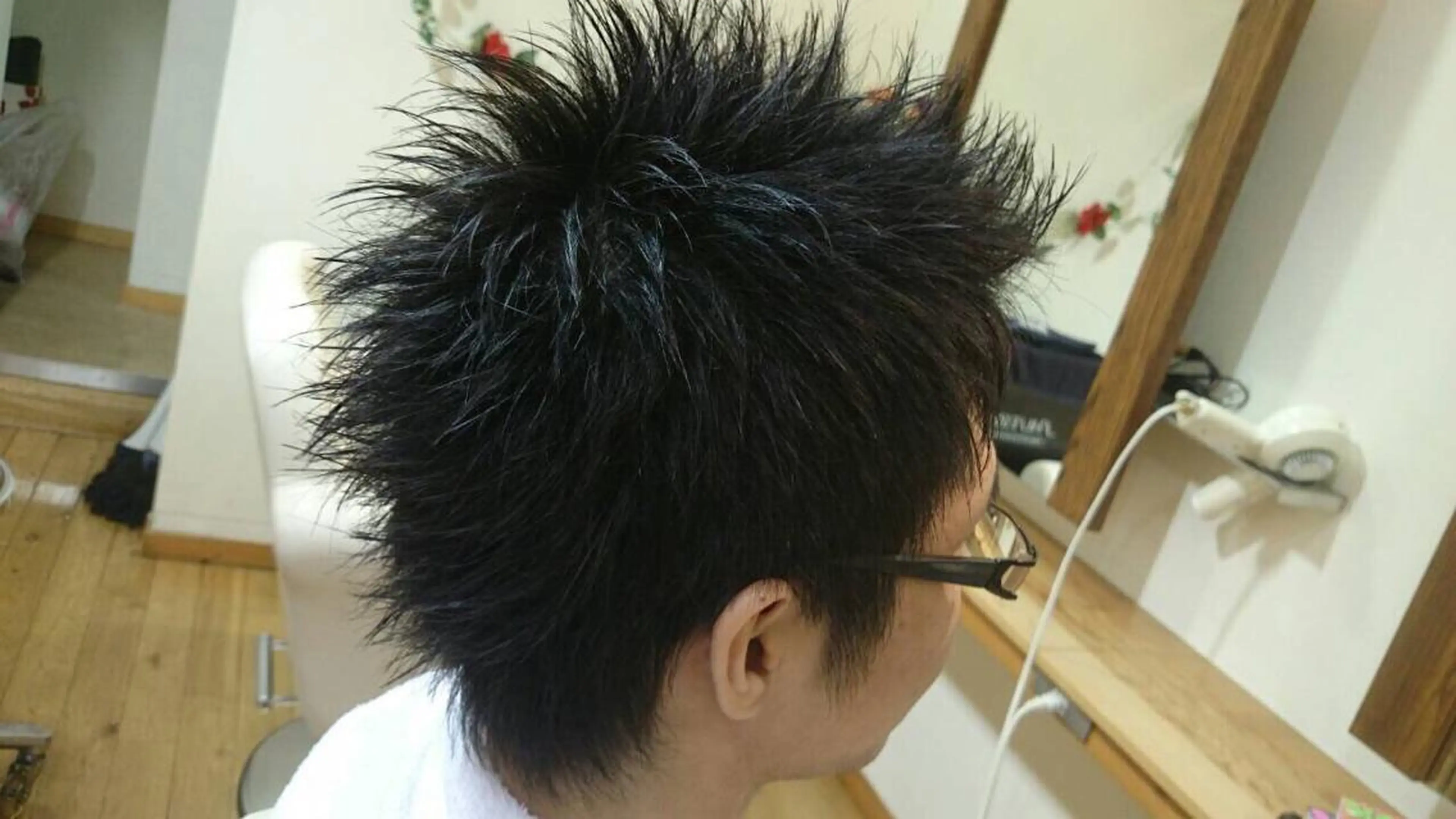 メンズ HAIR  DESIGN ATELER MIU所属・KAWABATA NORIEのヘアスタイル