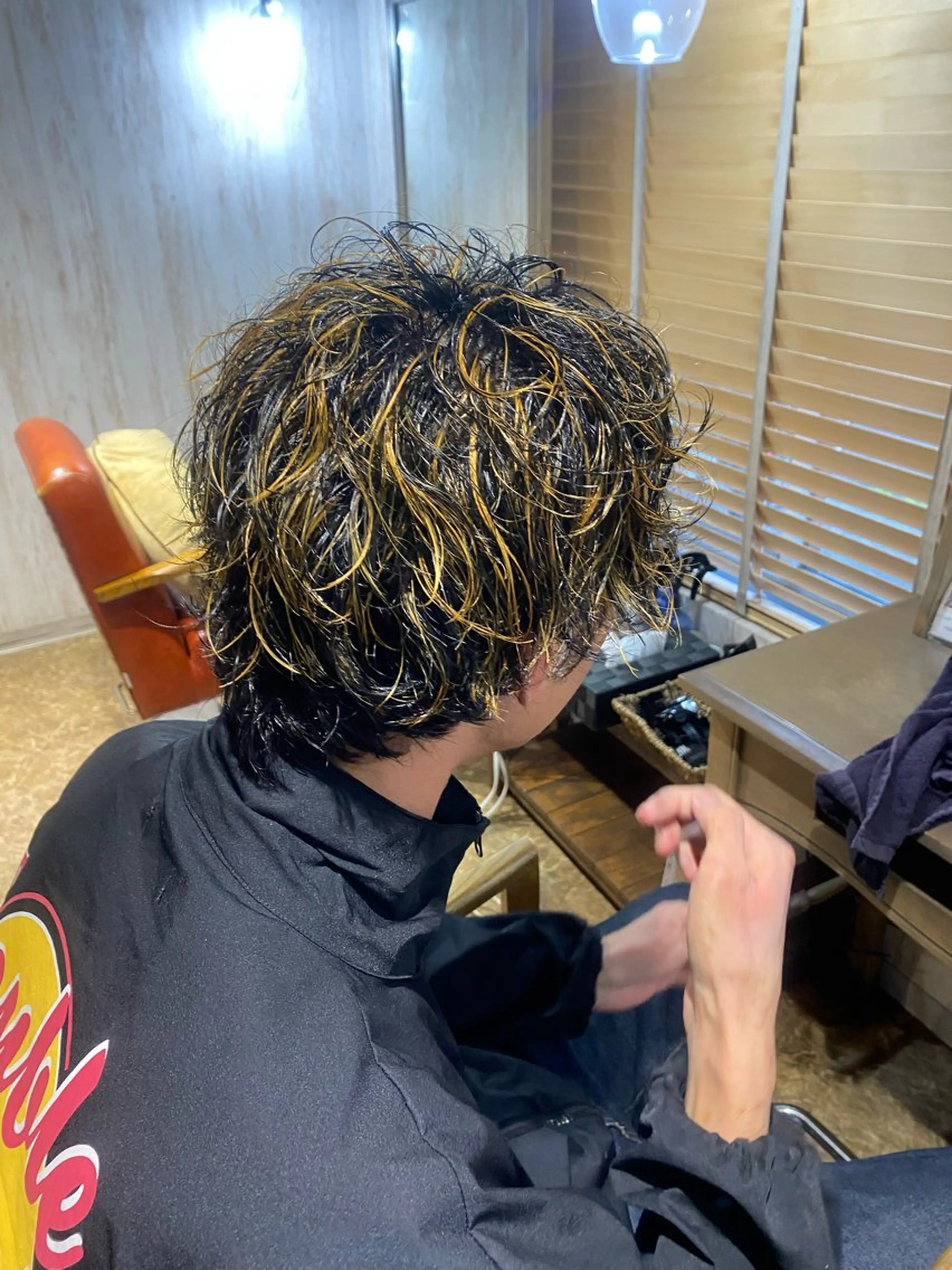 カラー メンズ メンズハイライト 抜きっぱなしブロンド ハイライトカラー LVINA by eim所属・🍒Inagaki ヘッドスパ☁️のヘアスタイル