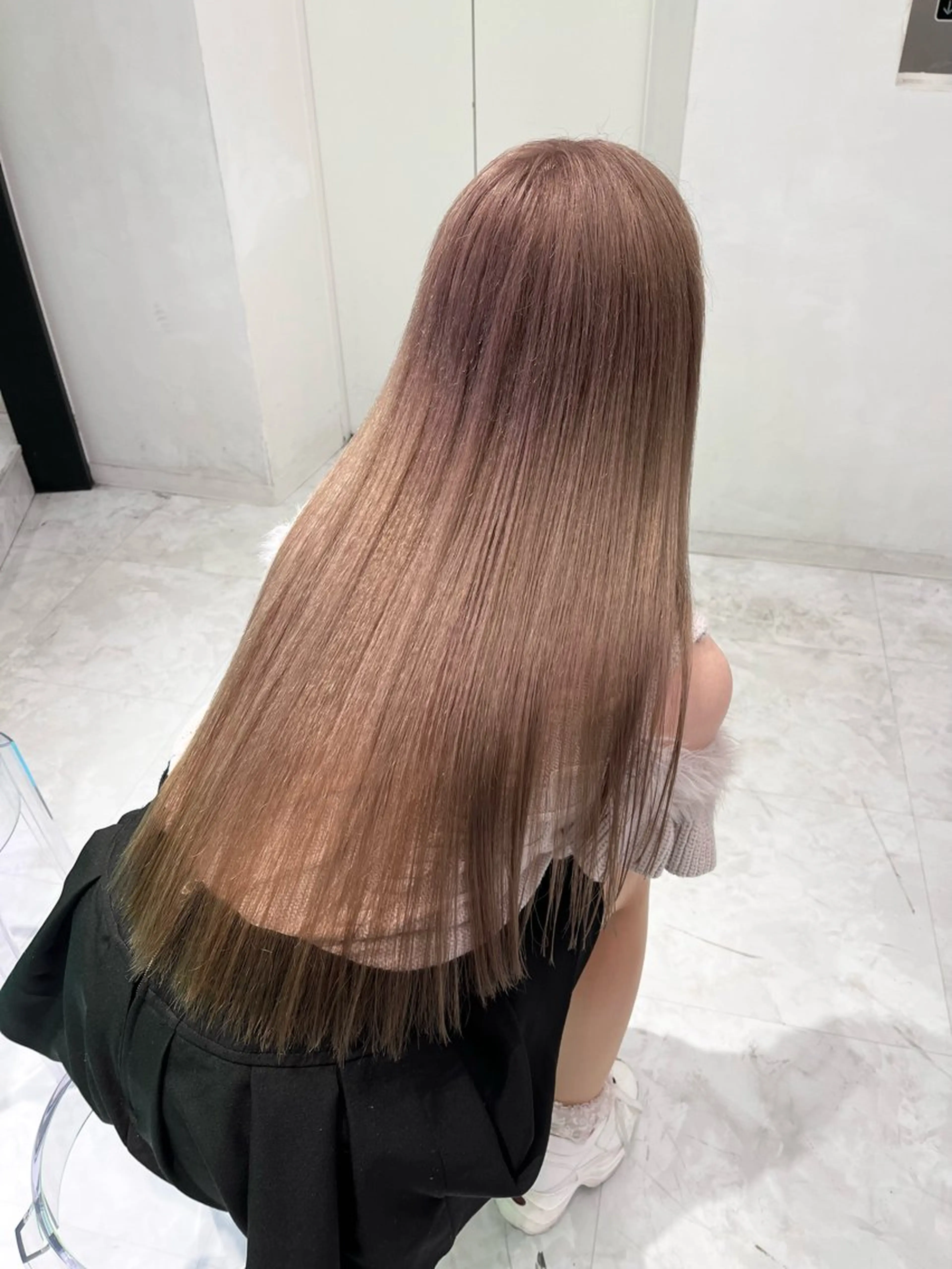 セミロング カラー カット ヘアカラー トリートメント ヘッドスパ 透明感ハイトーン/ ベージュ/りくと🦔のヘアスタイル