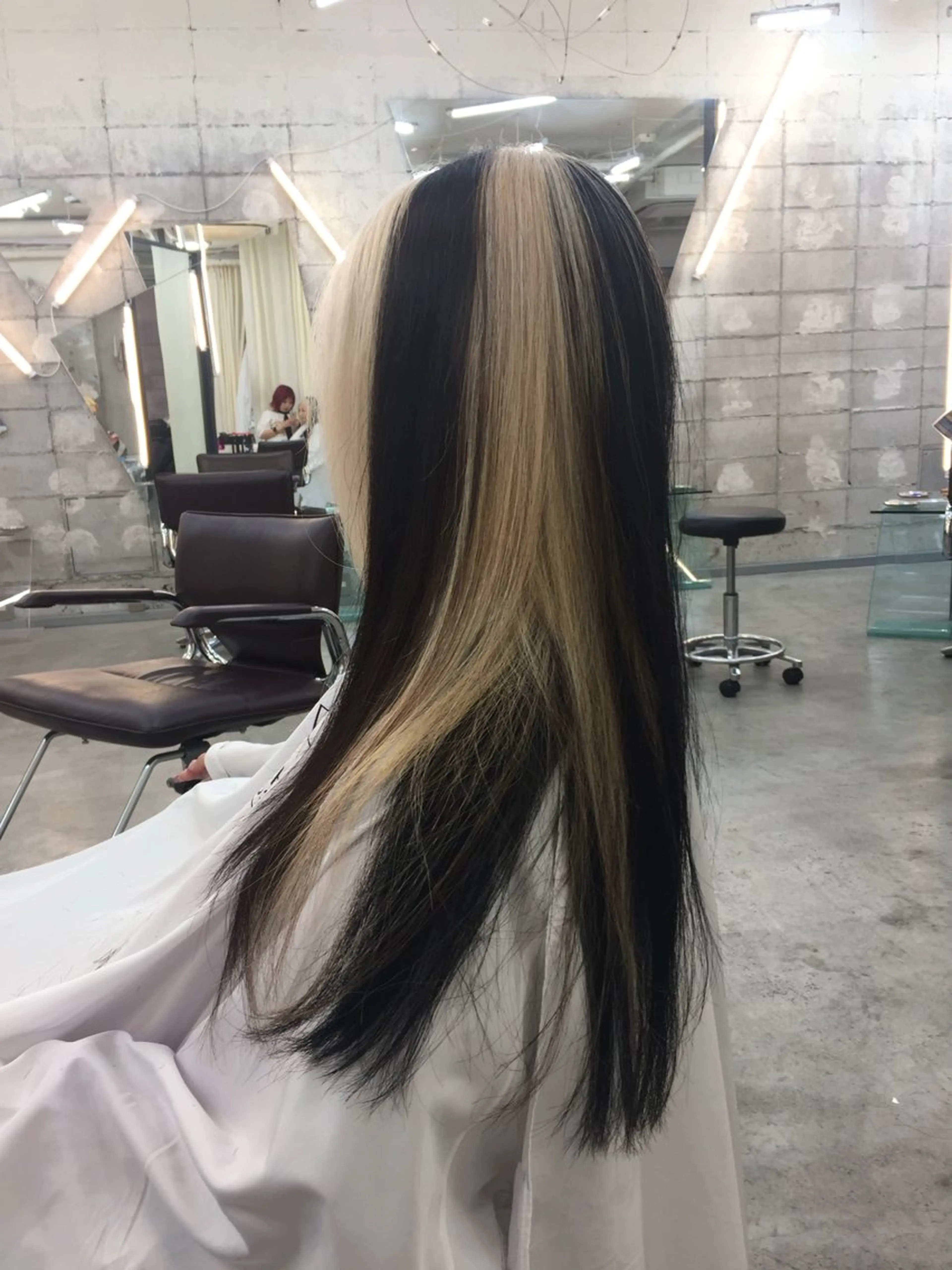 ロング カラー Haco＋所属・ウルフ/レイヤー Miinaのヘアスタイル