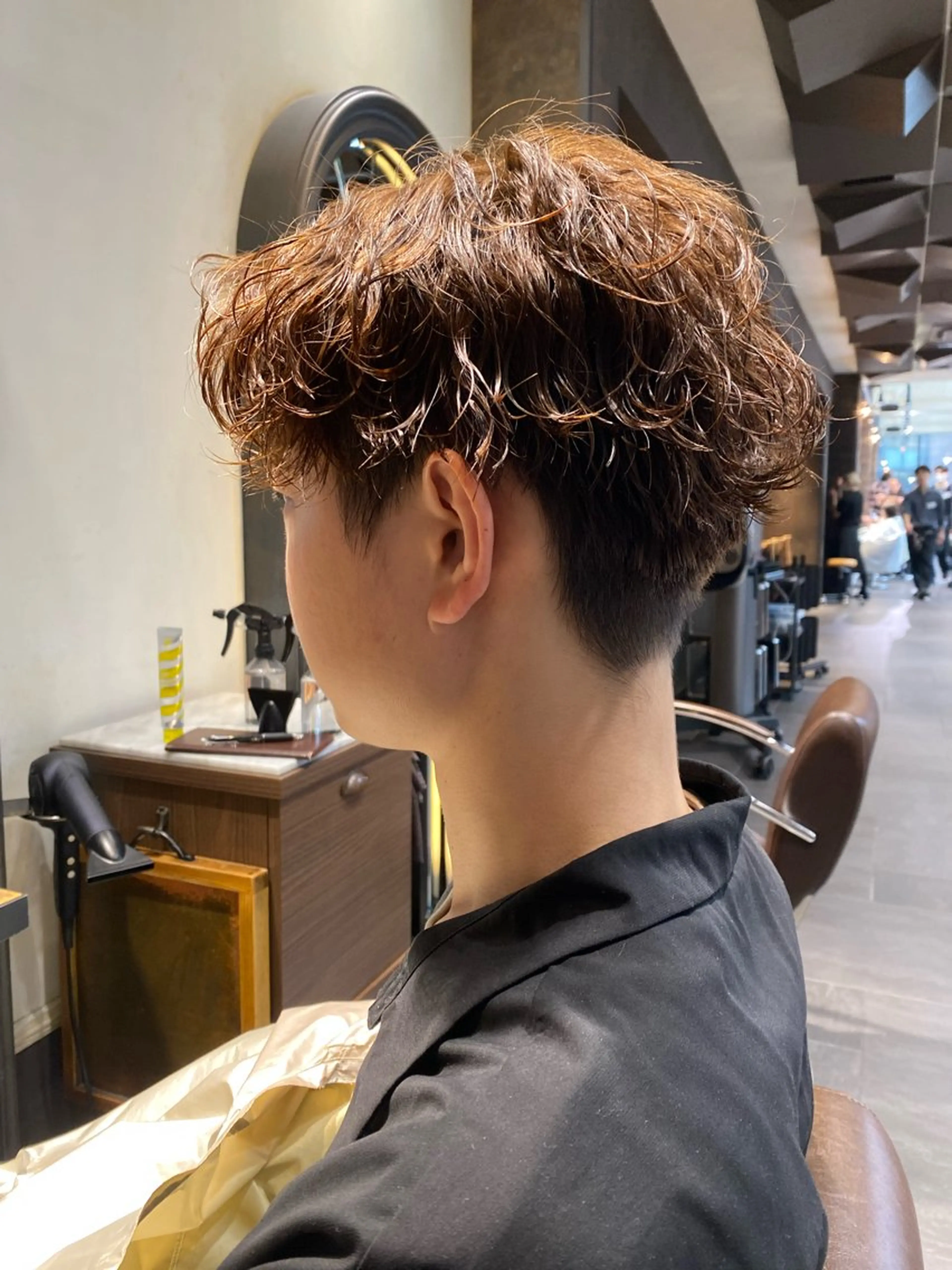 ショート パーマ メンズ センターパート 波巻きパーマ 韓国ヘア/銀座/艶髪 /MINX/ウチダのヘアスタイル