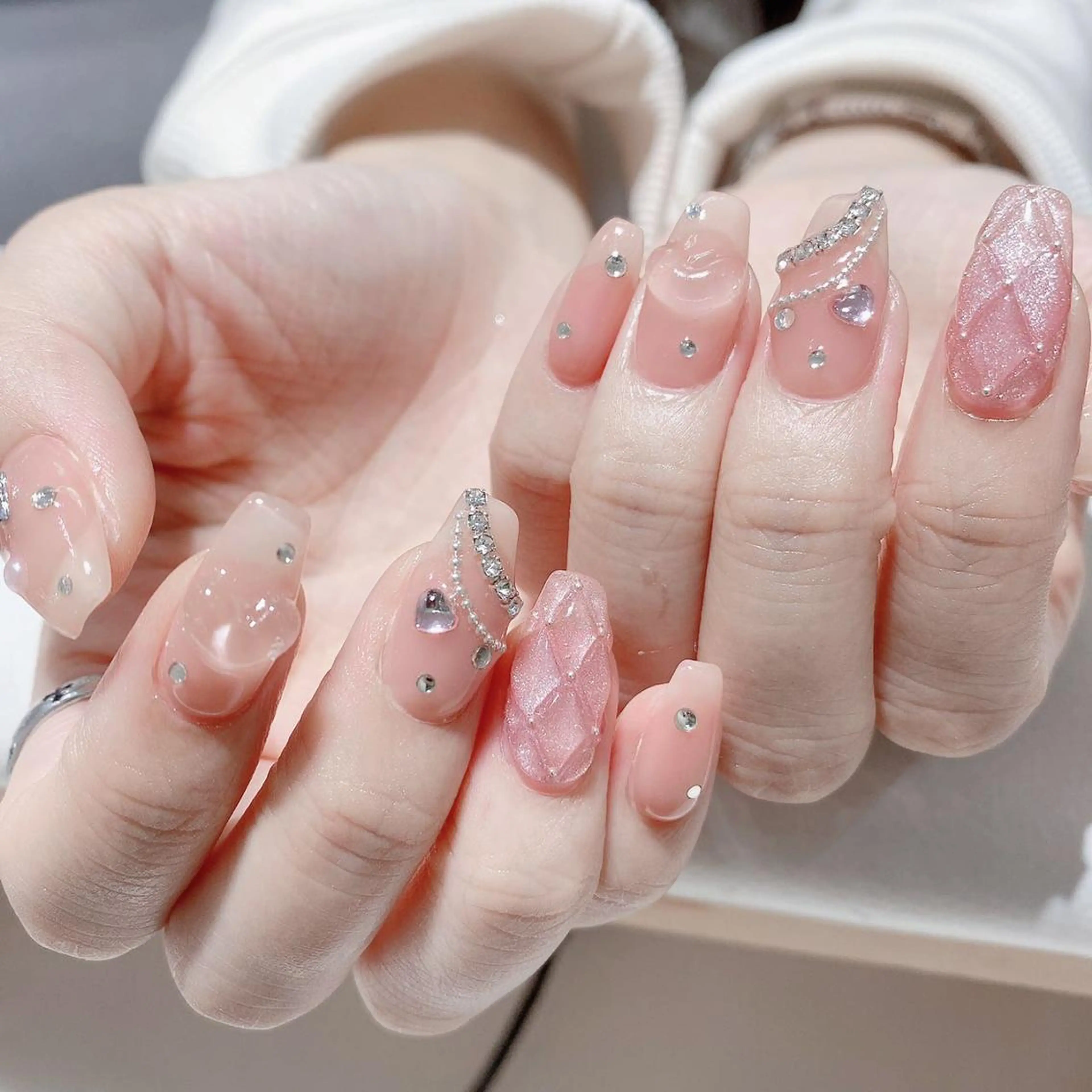 ネイル ハンドネイル Queens ciciのネイルデザイン