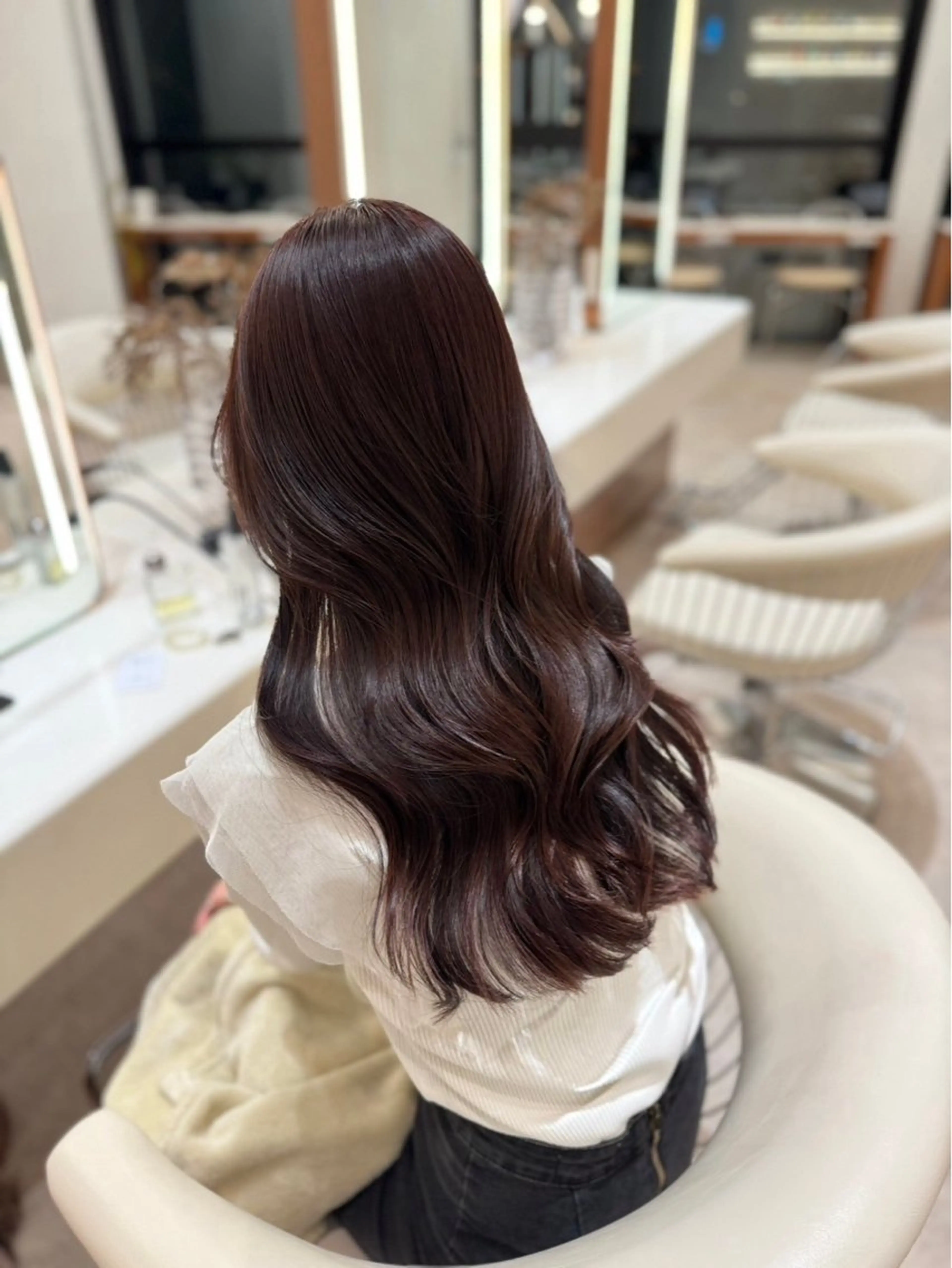 ロング カラー LAVEL AZUSAのヘアスタイル