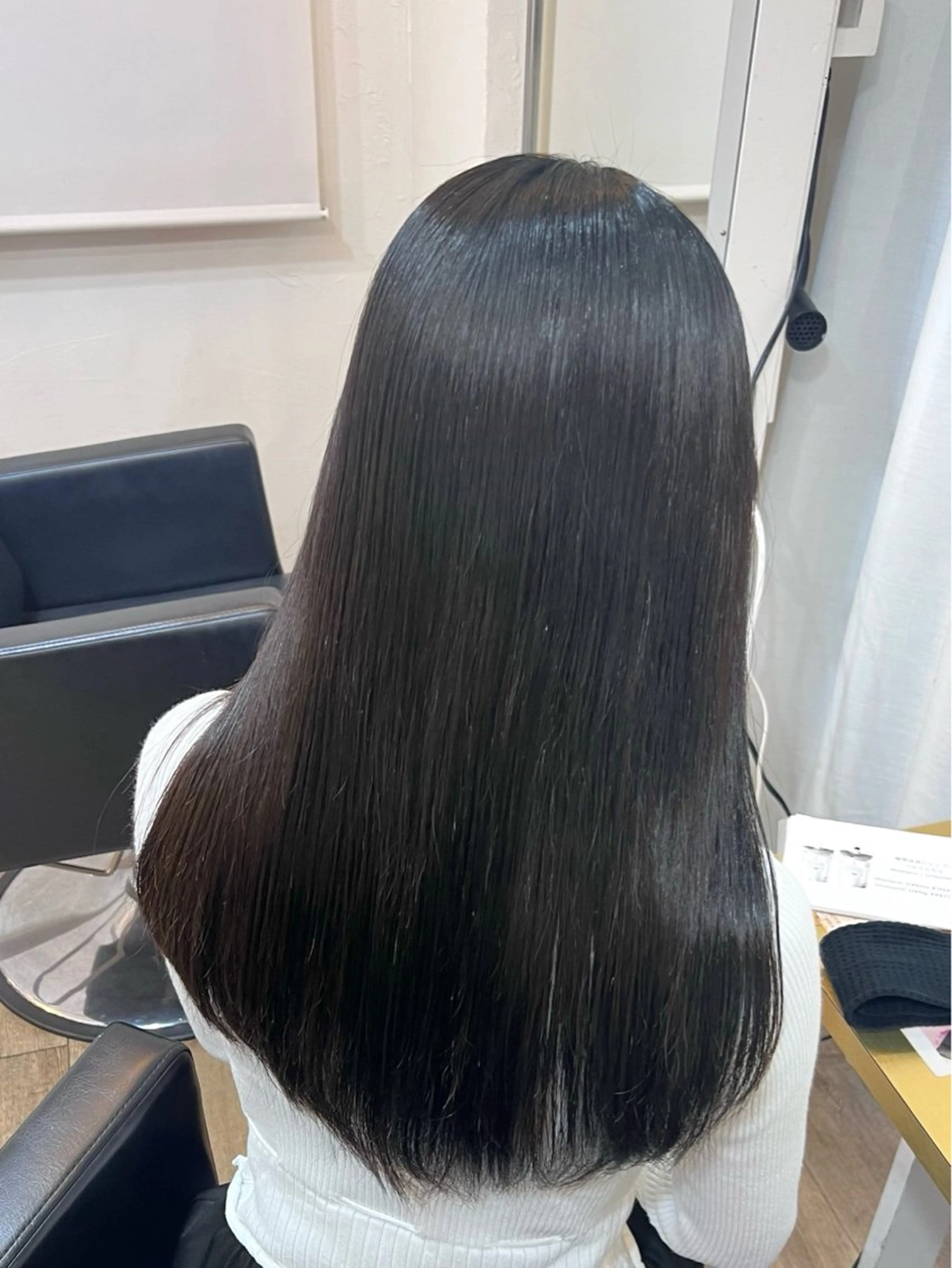 ロング カラー パーマ ベージュカラー 黒髪 ブルーカラー ブルーブラック ブラウンカラー カット ヘアカラー 縮毛矯正 トリートメント ブリーチなし/ ベージュ/akiraのヘアスタイル