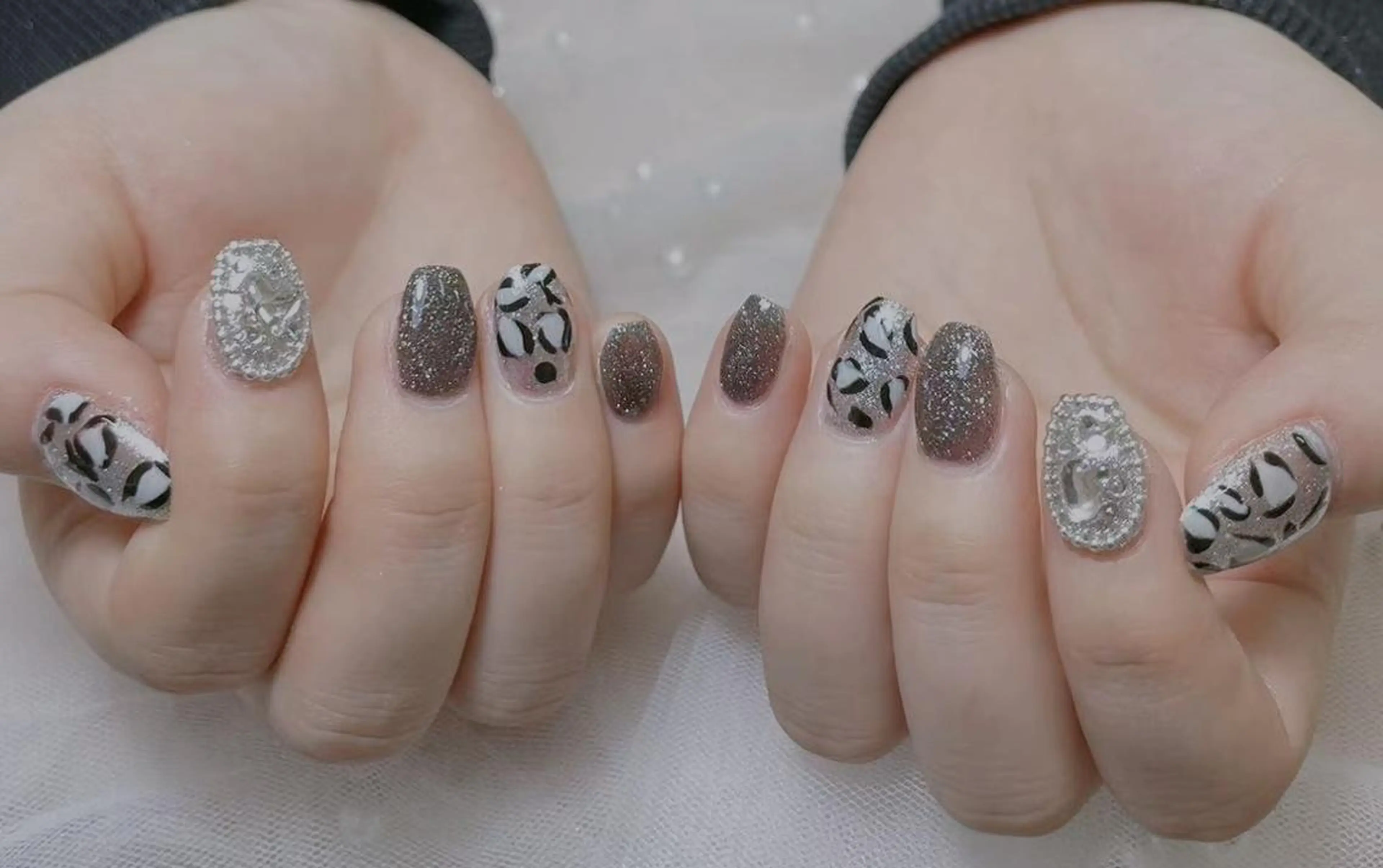 ネイル ハンドネイル モニカ アキイのネイルデザイン