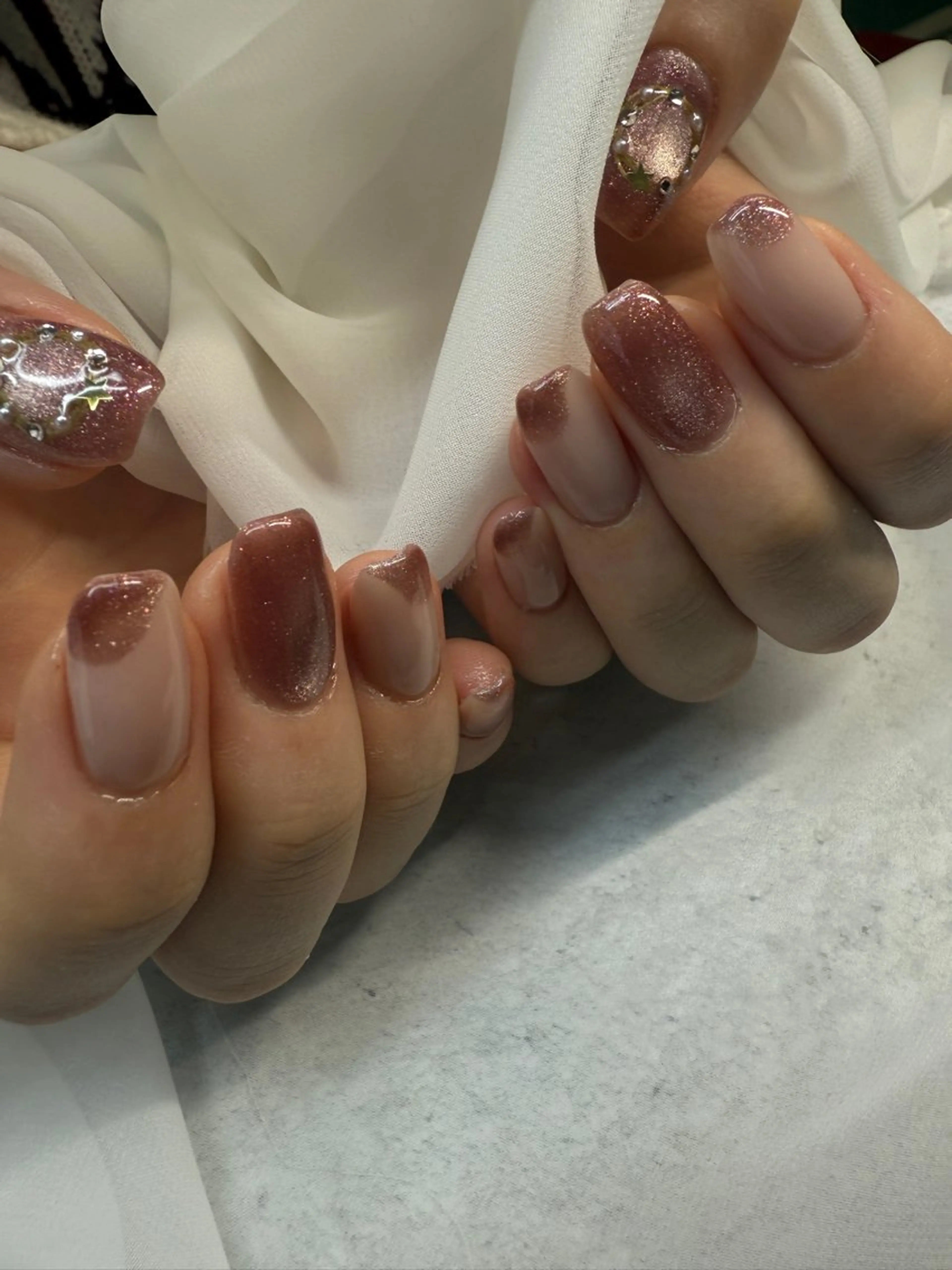 ネイル 冬ネイル クリスマス ハンドネイル R2-O2 nailのネイルデザイン