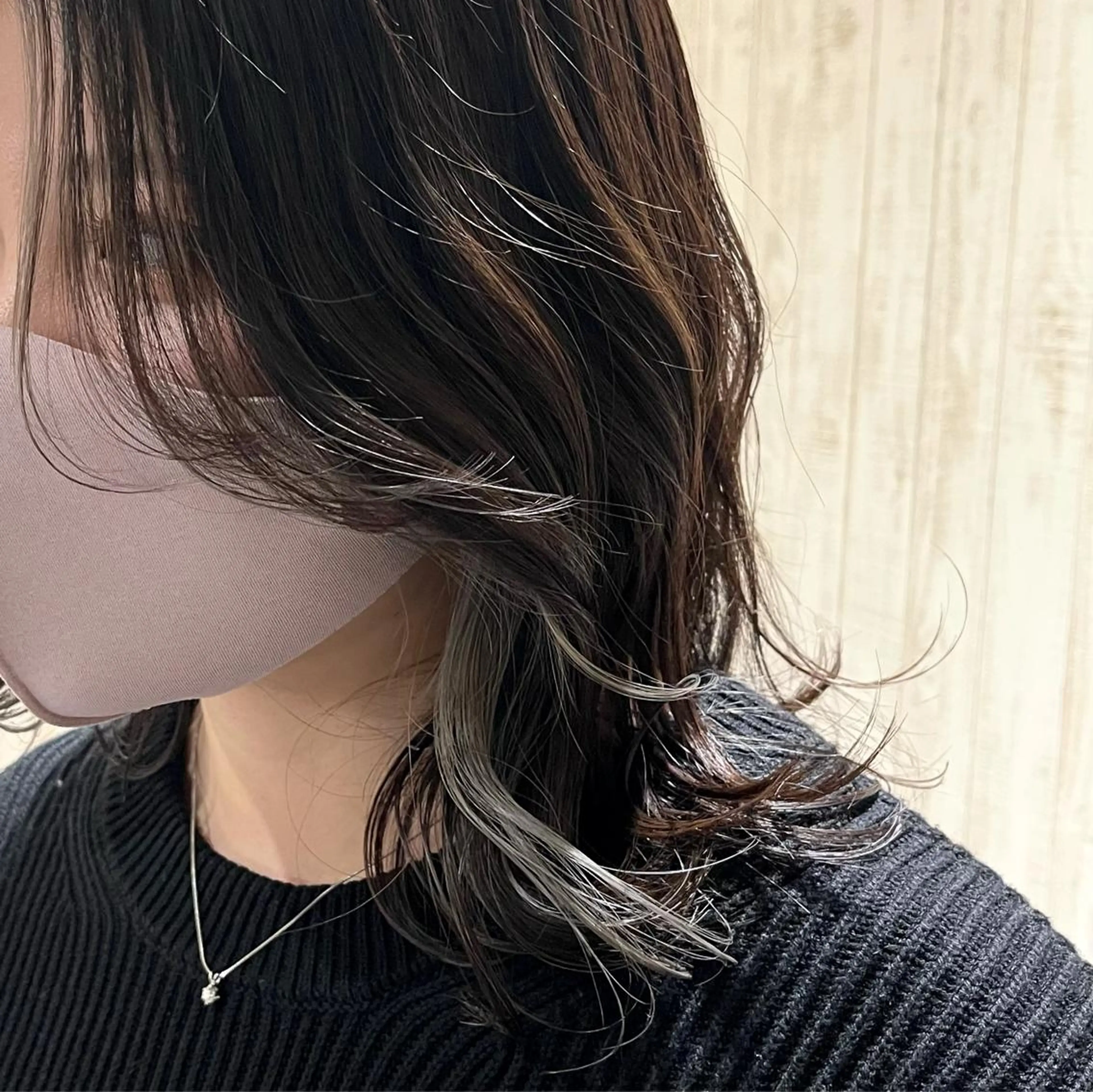 ミディアム カラー ミストバング  フェイスフレーミング シルバー Emily所属・永石 知沙希の眉毛・アイブロウイメージ