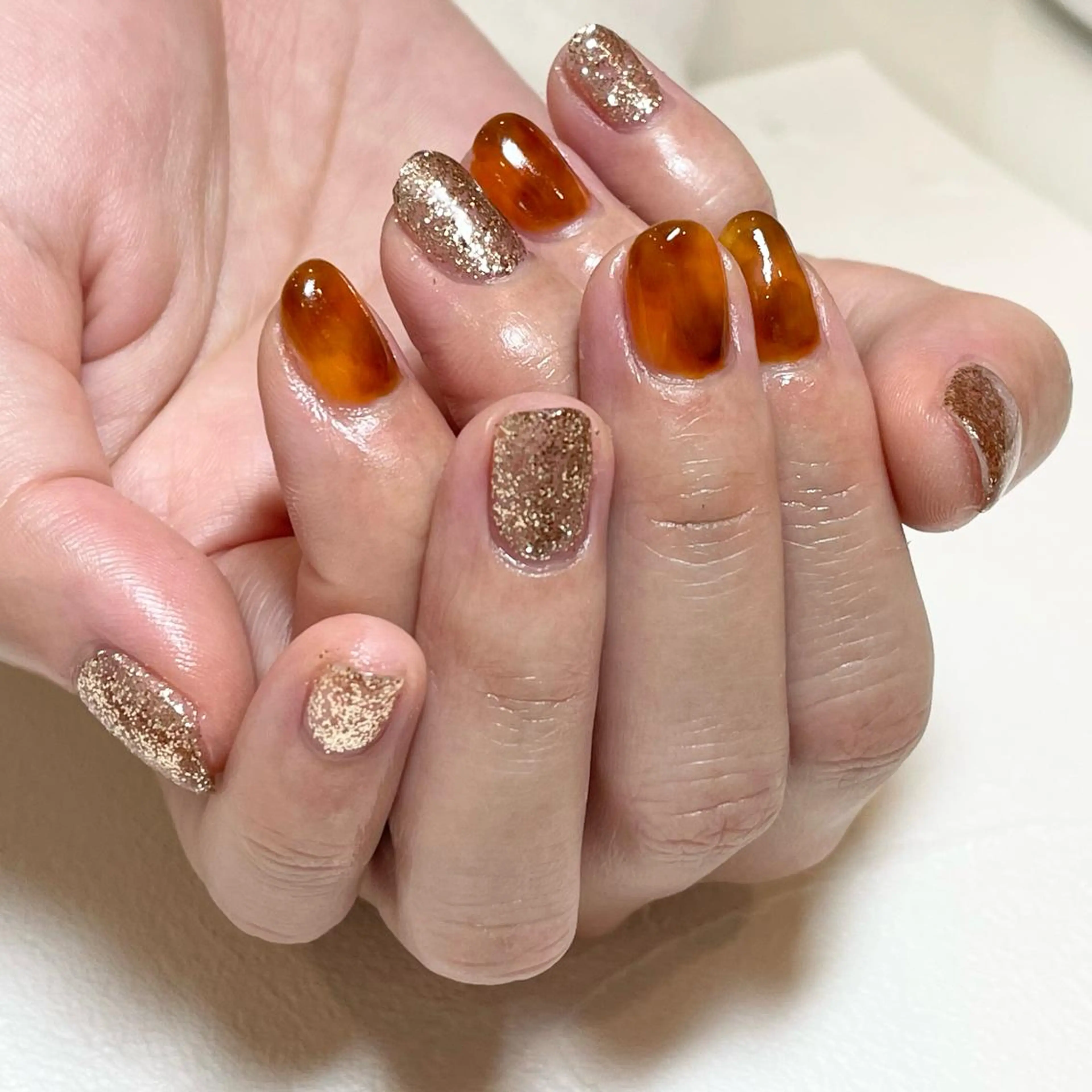 ネイル べっ甲ネイル ワンカラーネイル CHOUETTE所属・CHOUETTE Shioriのネイルデザイン