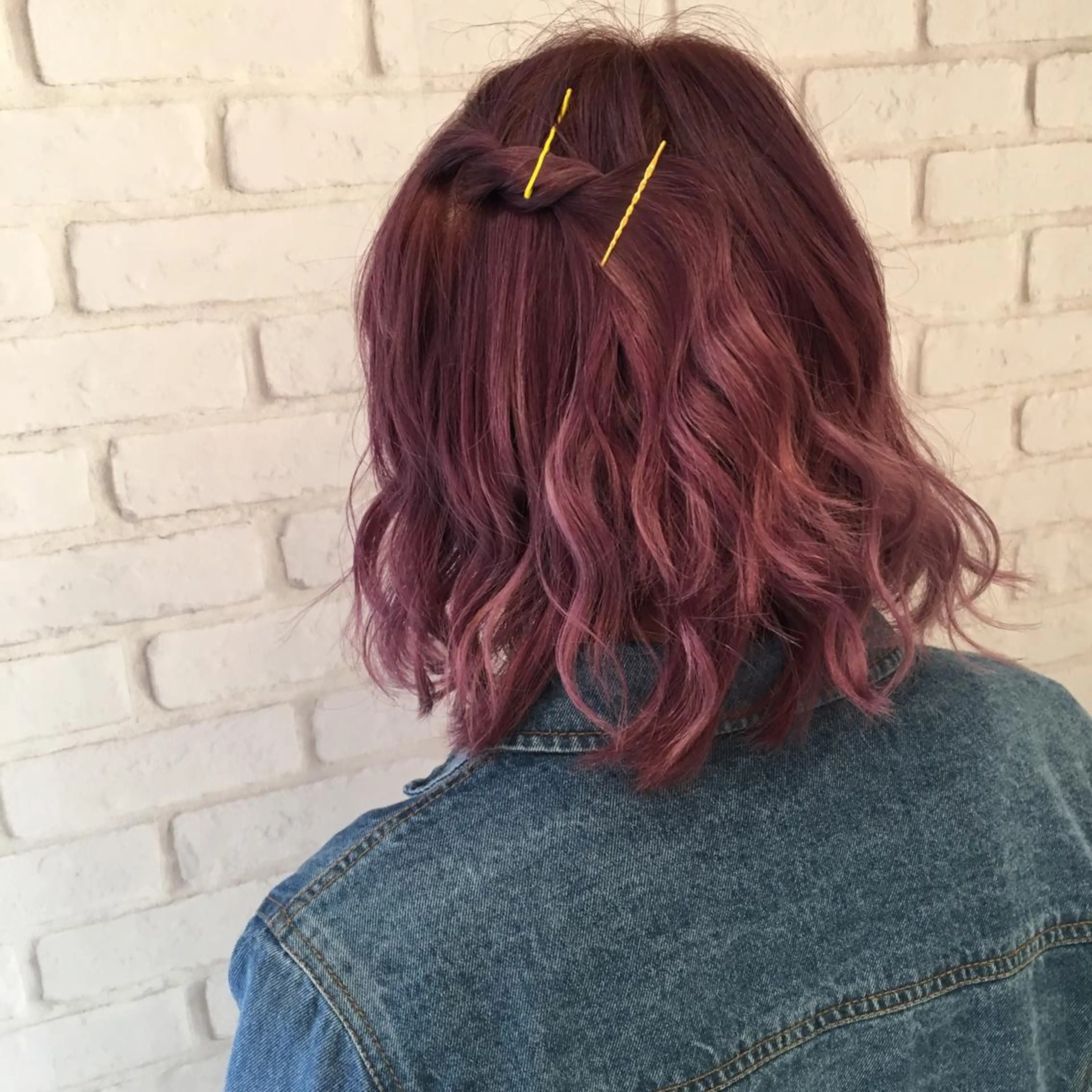 ミディアム カラー THE DAY所属・AKI HASHIMOTOのヘアスタイル