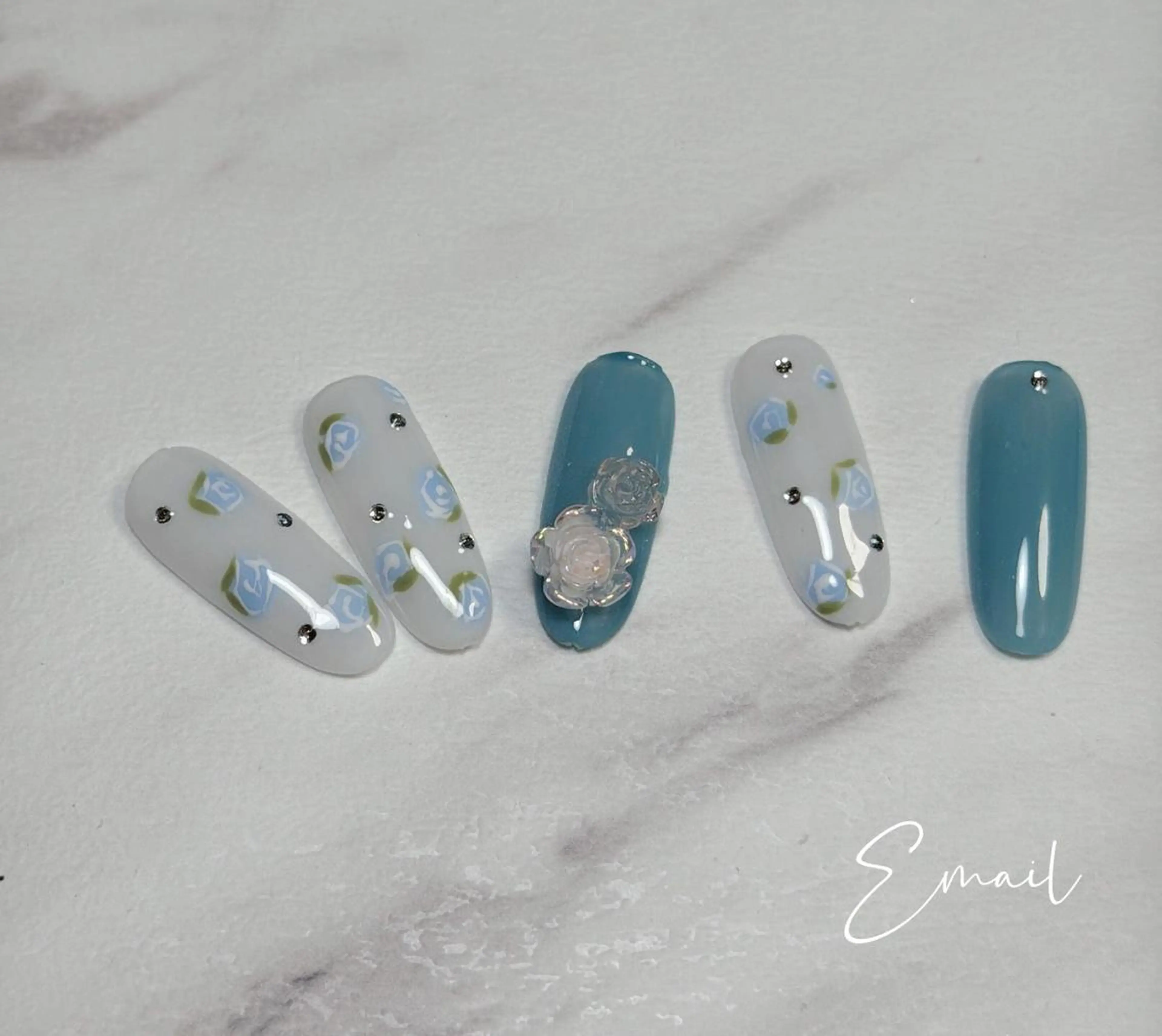 ネイル ハンドネイル 飯塚 みずきのネイルデザイン