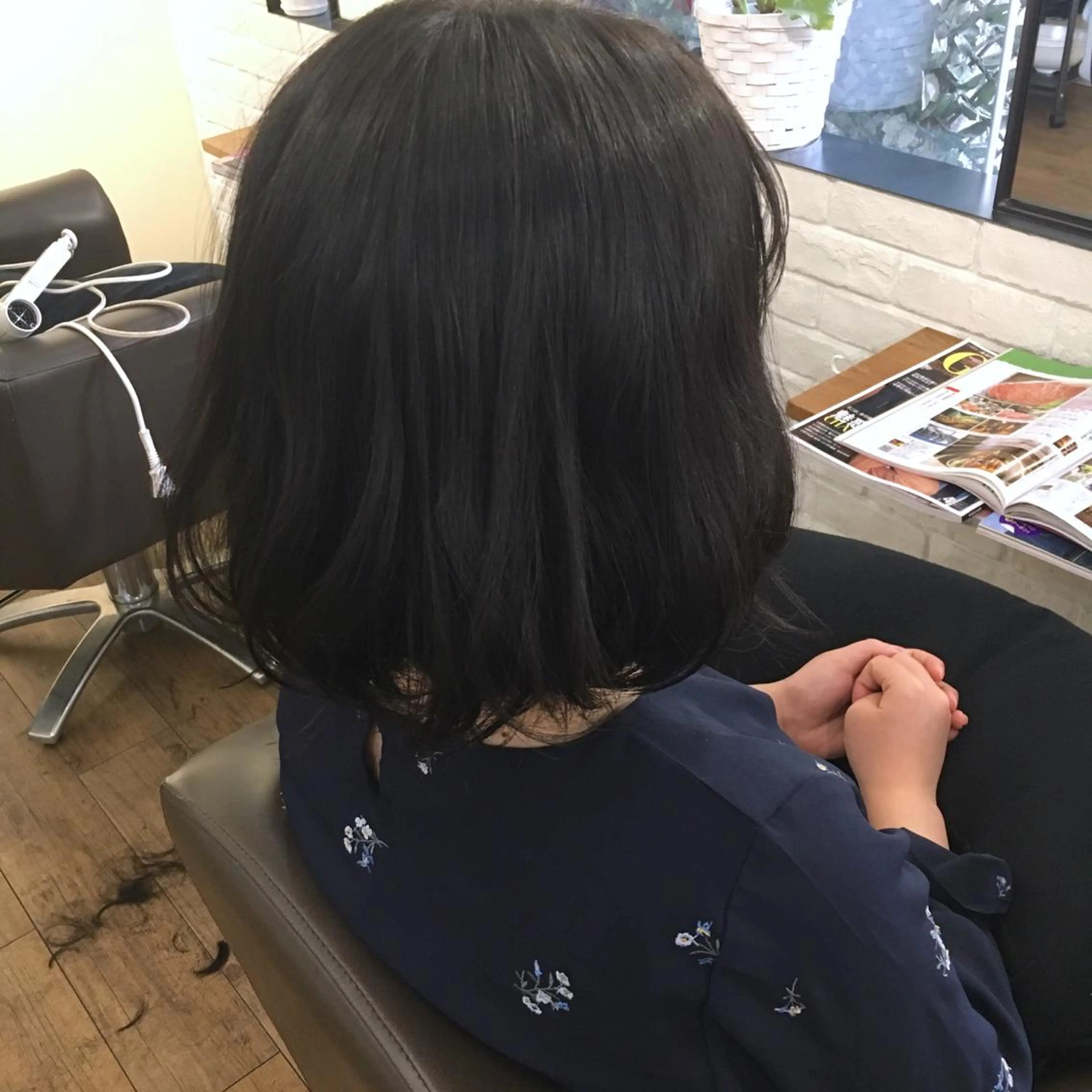 ショート カラー 上川 美幸のヘアスタイル