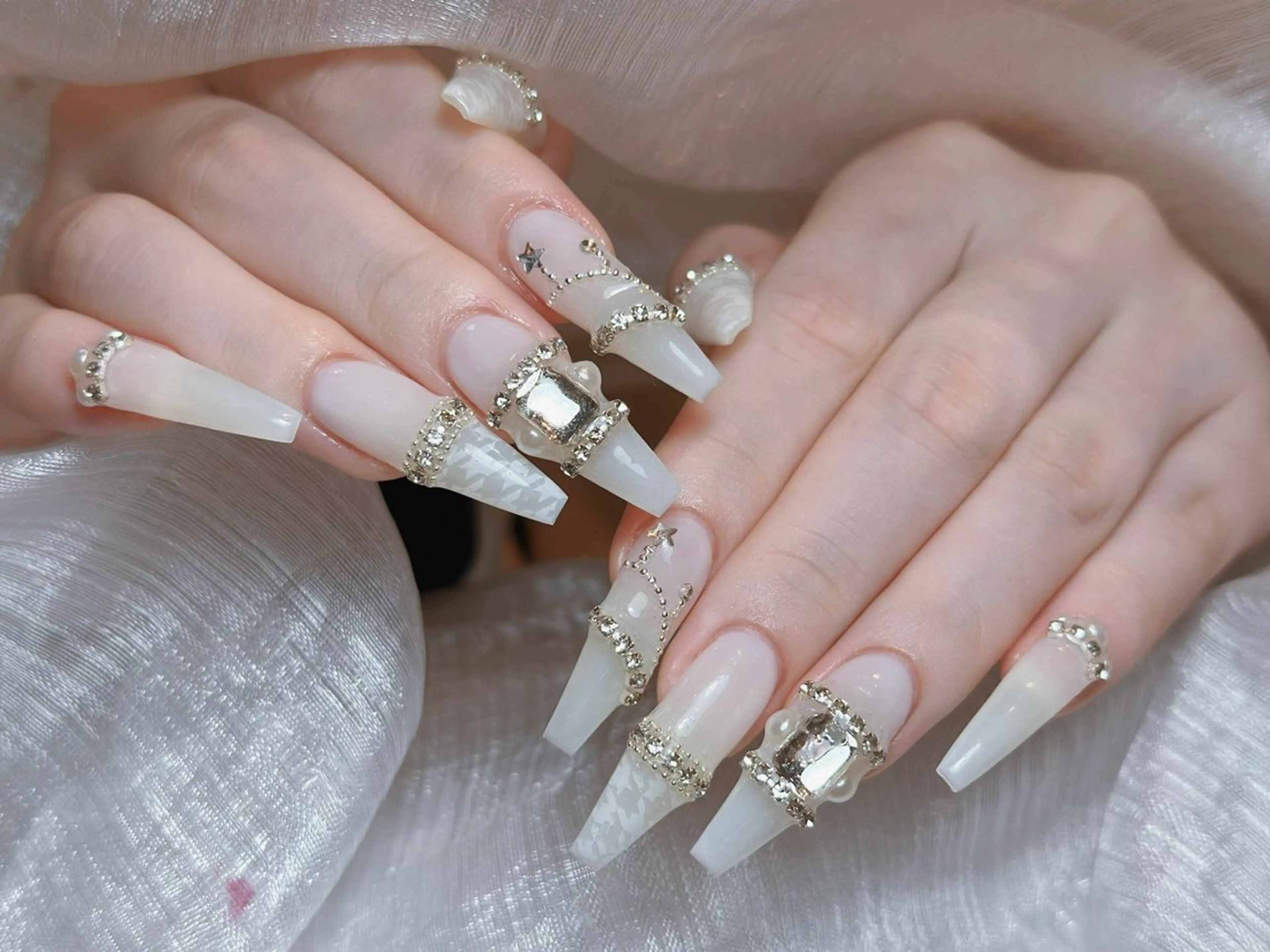 ネイル アートネイル ジェルネイル ニュアンスネイル オフィスネイル シンプルネイル ハンドネイル Nie Nail Shinokuboのネイルデザイン