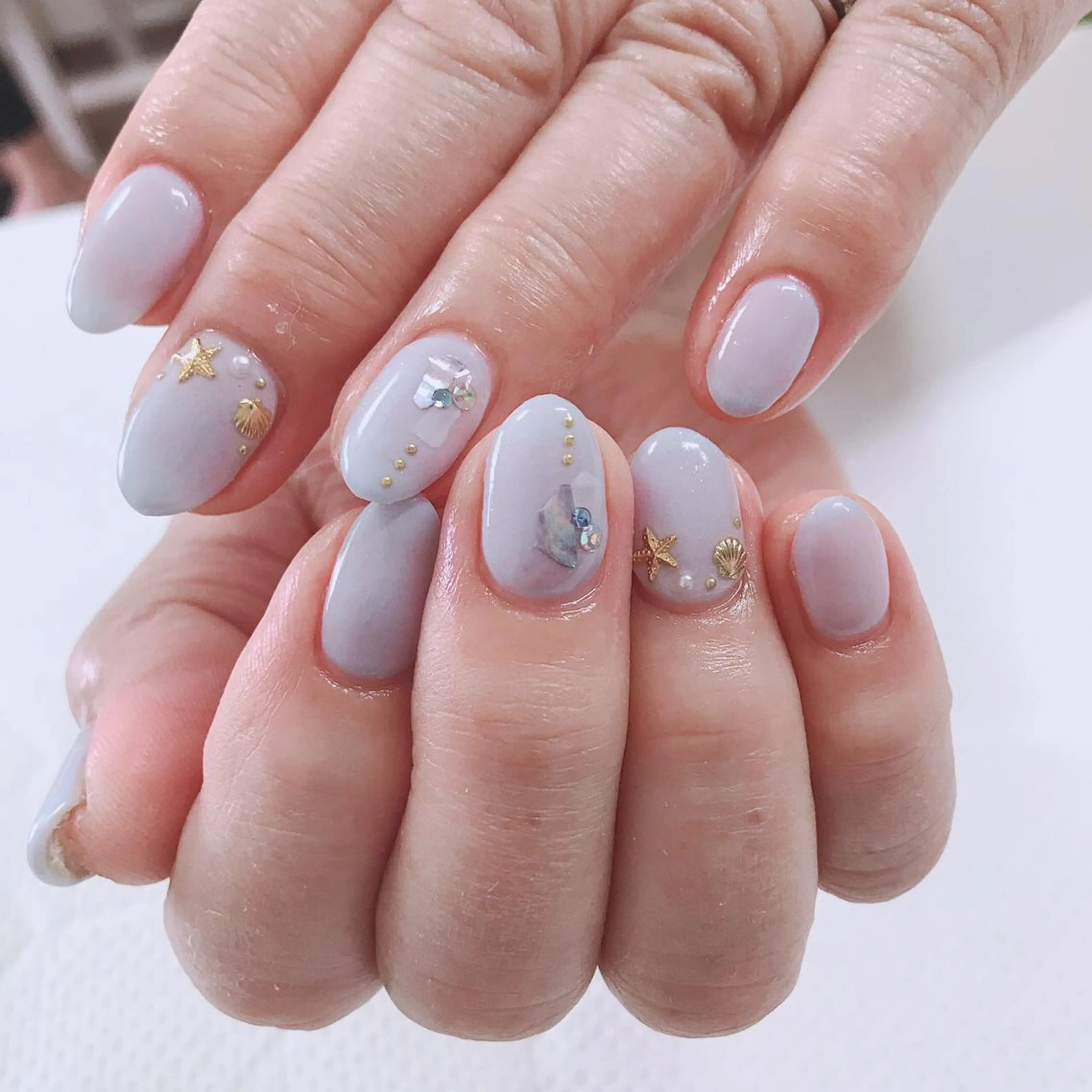 ネイル アートネイル 長さ出し フットネイル グリーン ニュアンスネイル Lily Roseスタッフ一同のマツエク・マツパデザイン