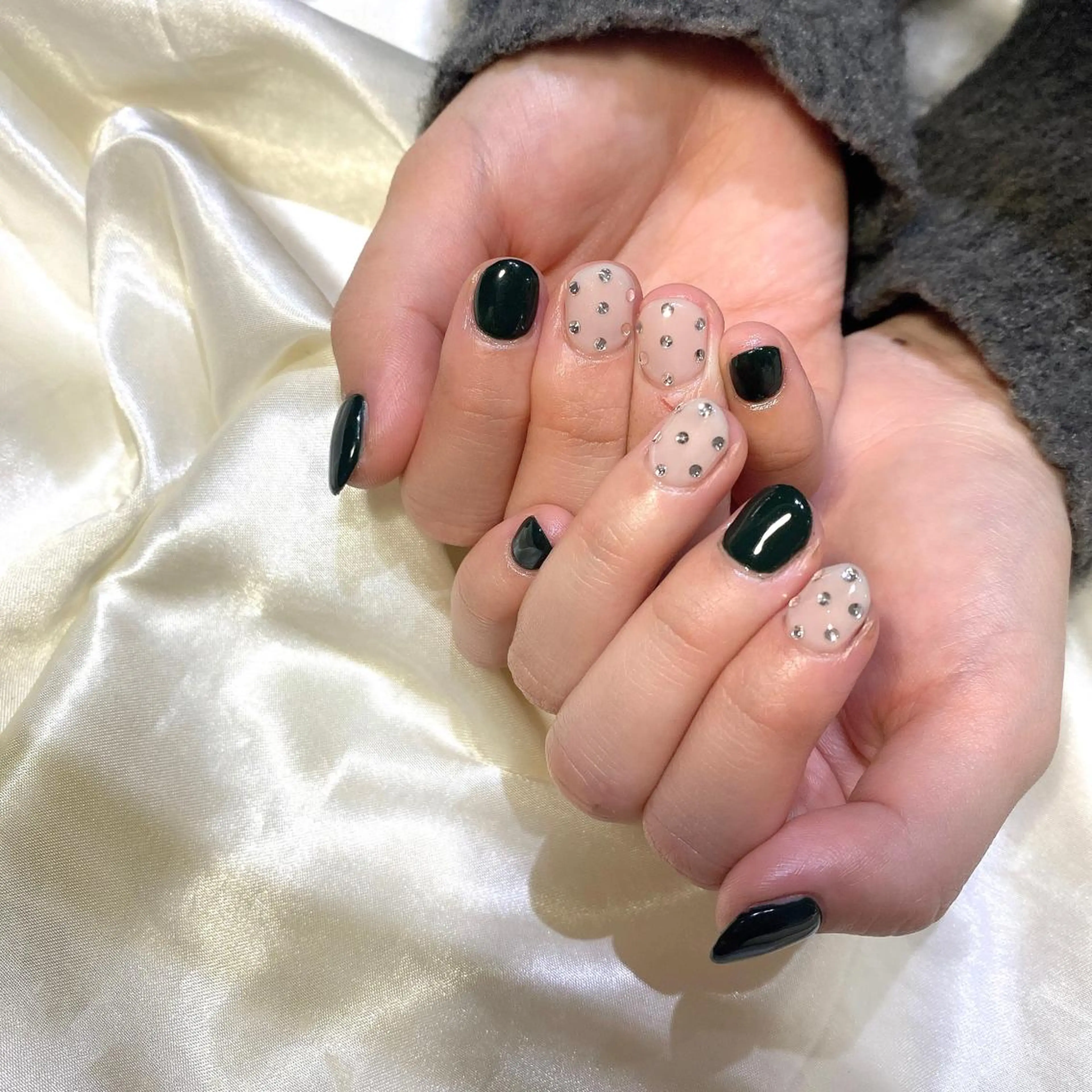 ネイル ハンドネイル 西岡 杏のネイルデザイン