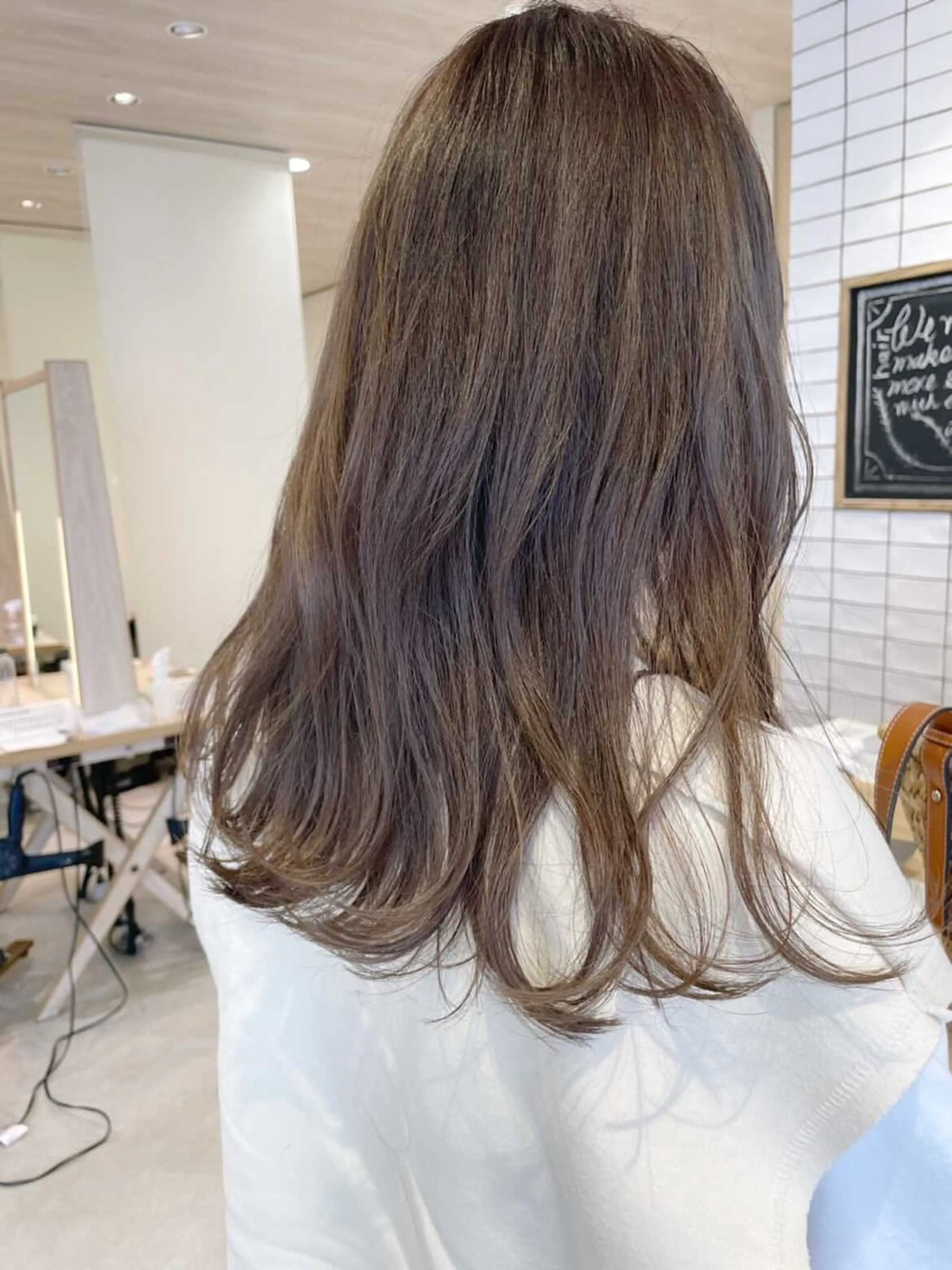 セミロング カラー mei｜顔まわり ×透明感カラーのヘアスタイル