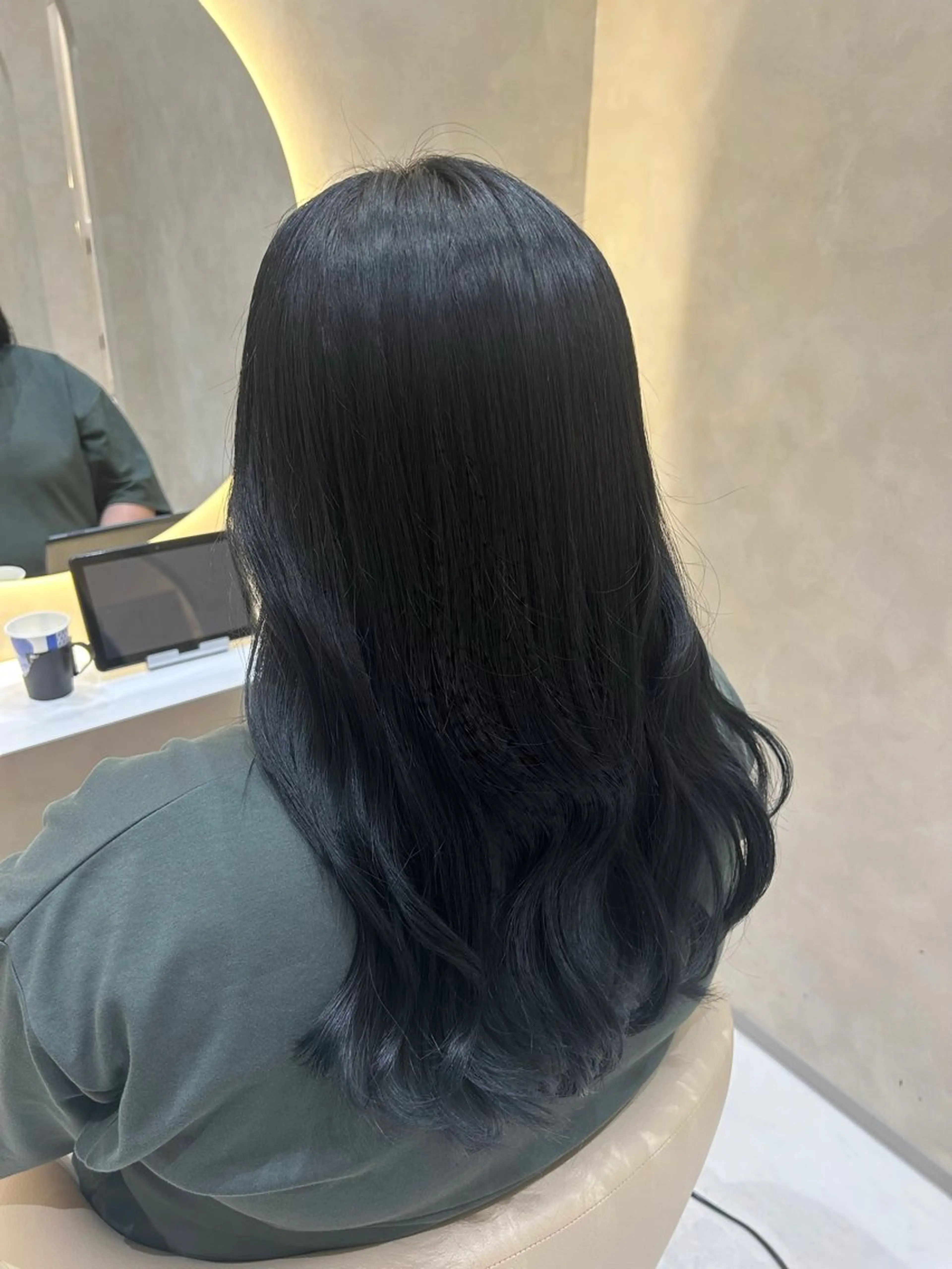 ロング カラー 黒髪 ブルーカラー ブルーブラック zina ୨୧˖* moeのヘアスタイル