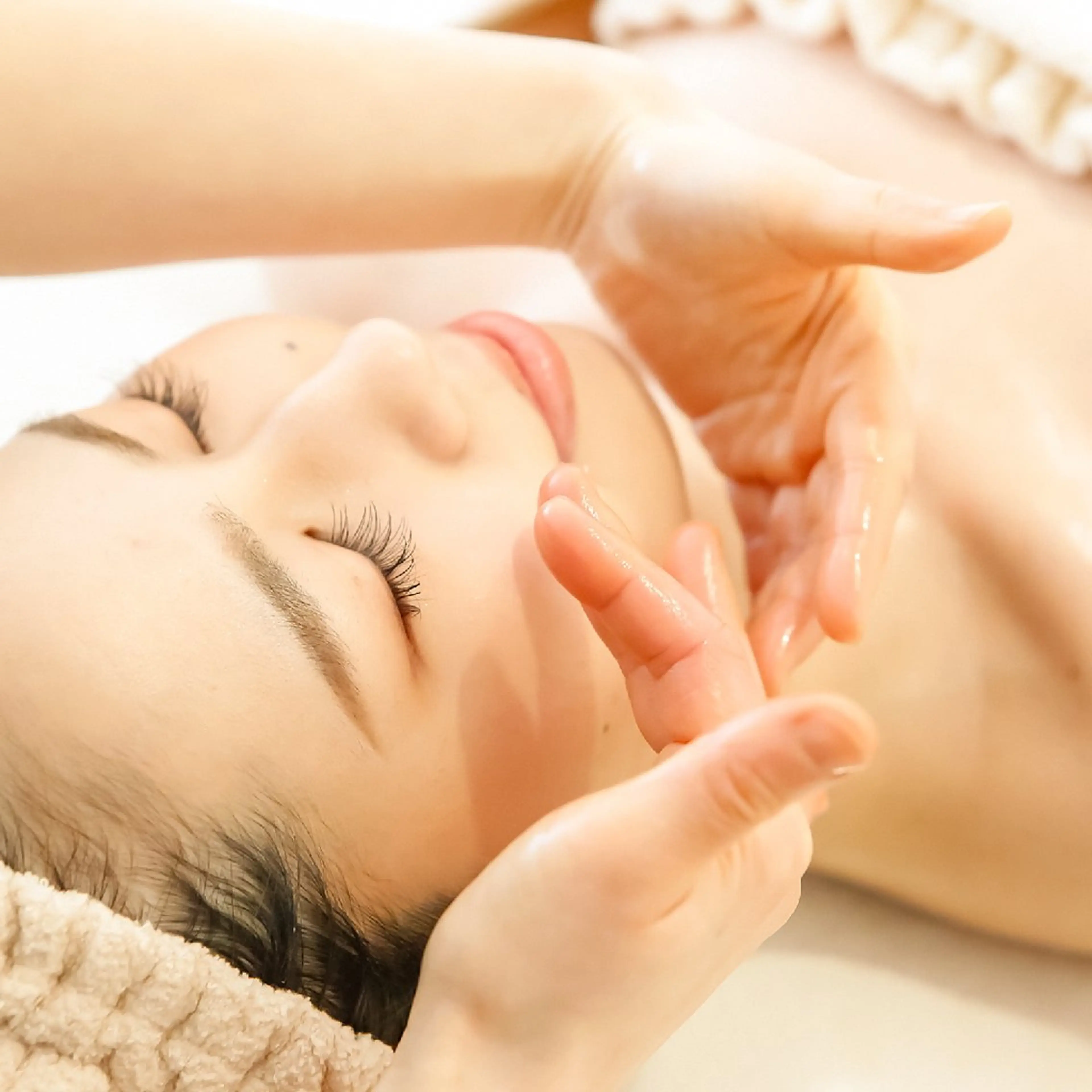 立体小顔⍣即効ｼｬｰﾌﾟなﾌｪｲｽﾗｲﾝ形成60min.の写真