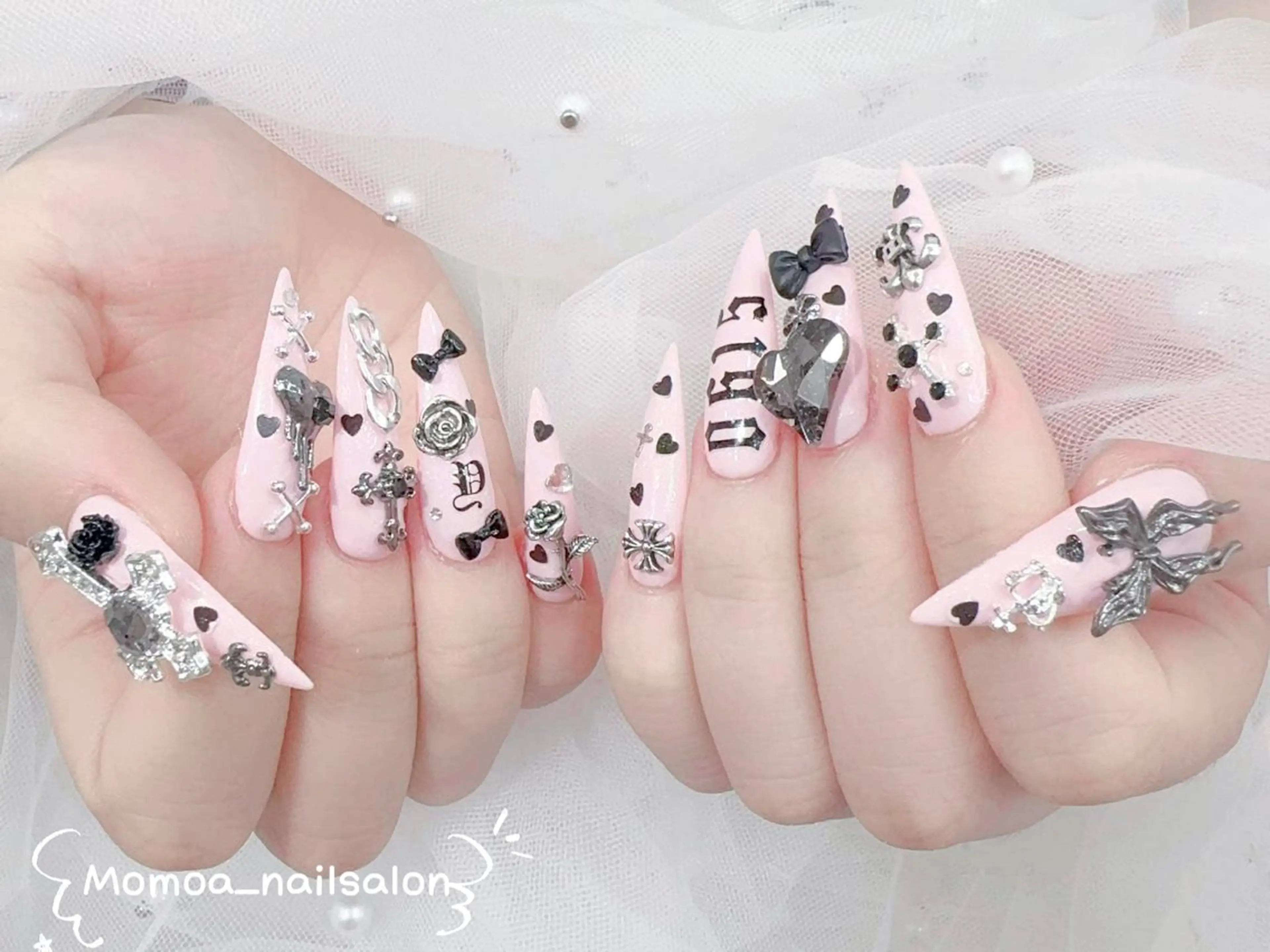 ネイル キラキラネイル 韓国ネイル スカルプネイル ハンドネイル MoMoA Nail ネイル長さ出し専門店のネイルデザイン