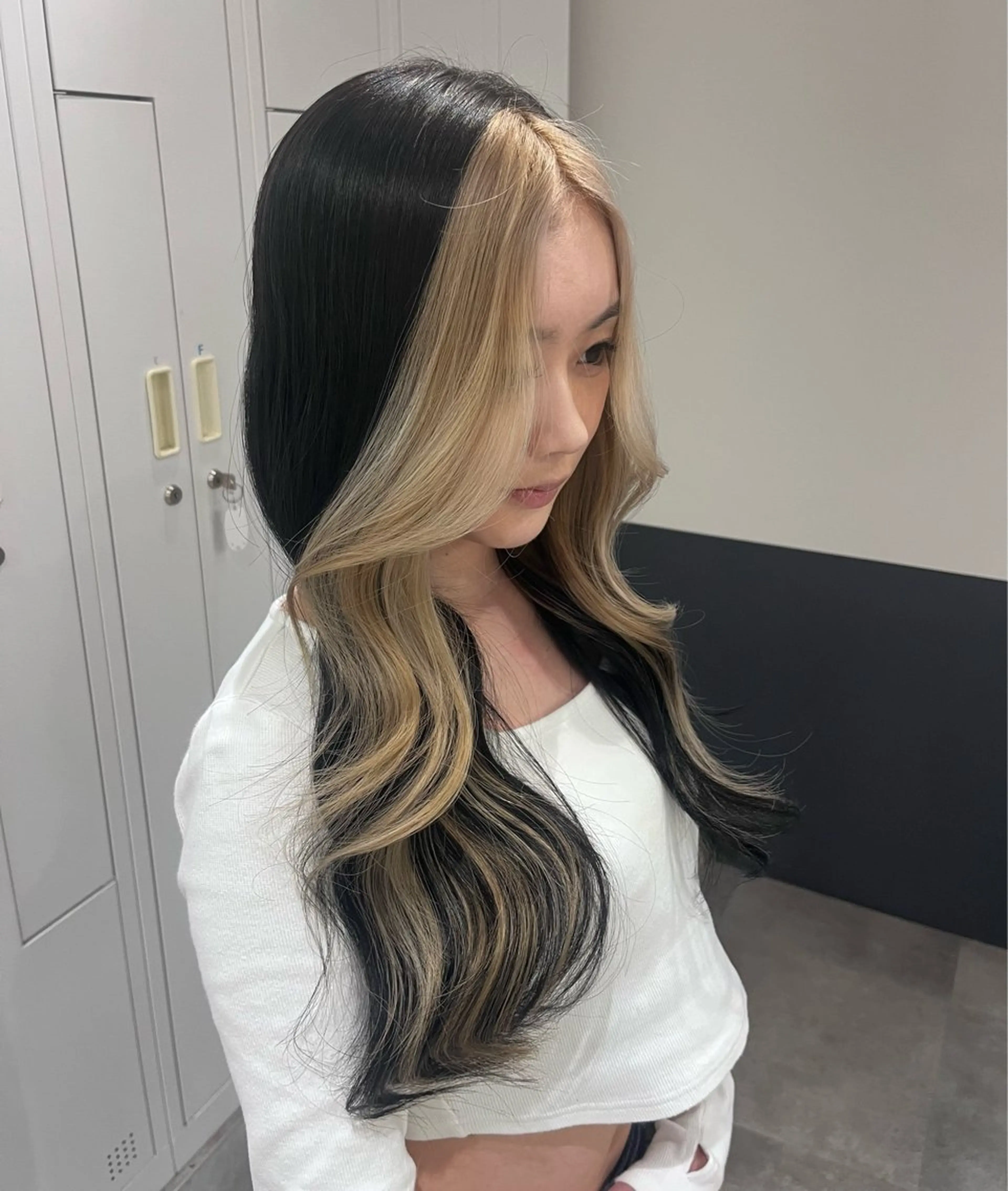 ロング ミストバング ヘアカラー EMMA🤍 CIERA.心斎橋のヘアスタイル