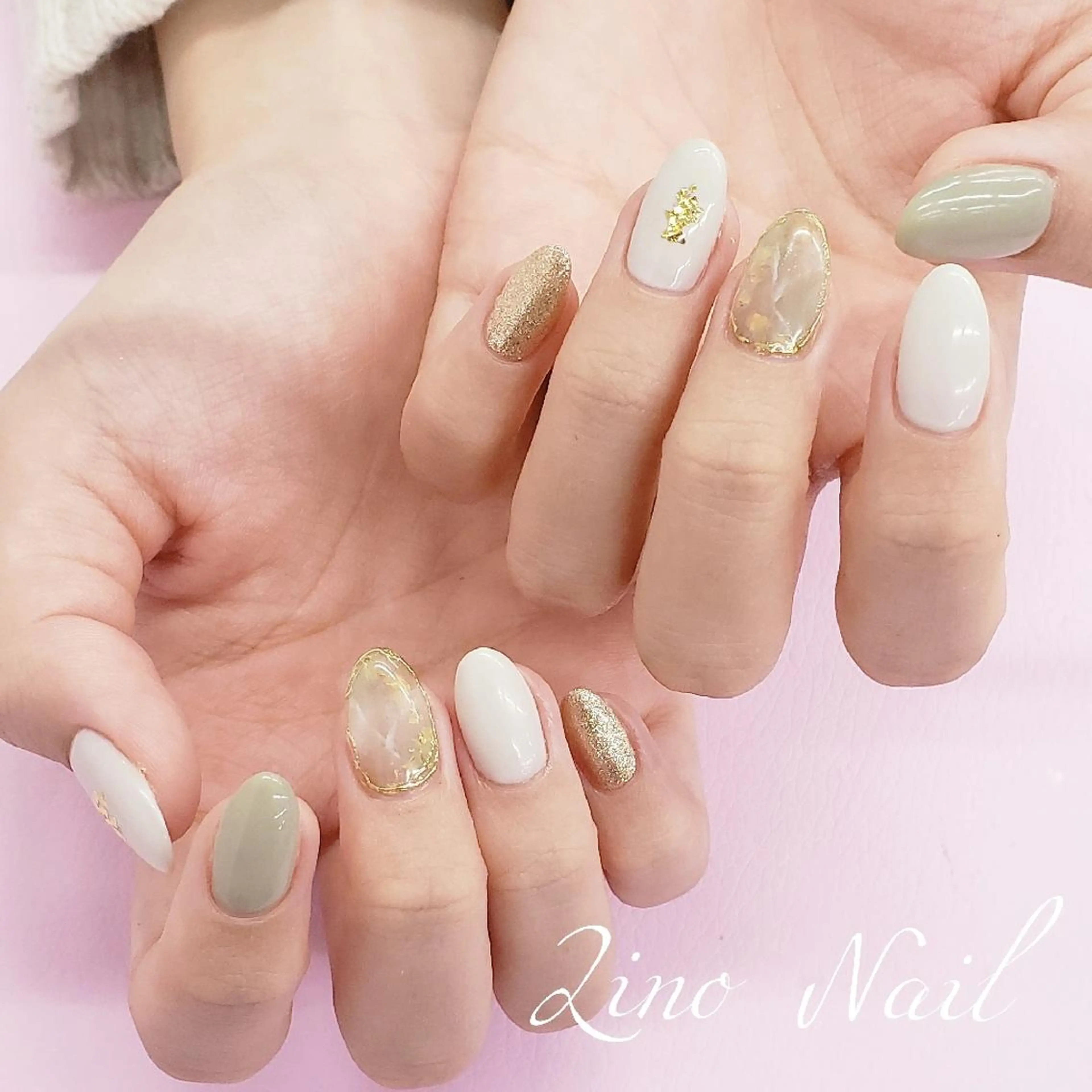 ネイル カジュアル ジェルネイル ゴールド グリーン ラメ(グリッター) ハンドネイル Lino Nailのネイルデザイン