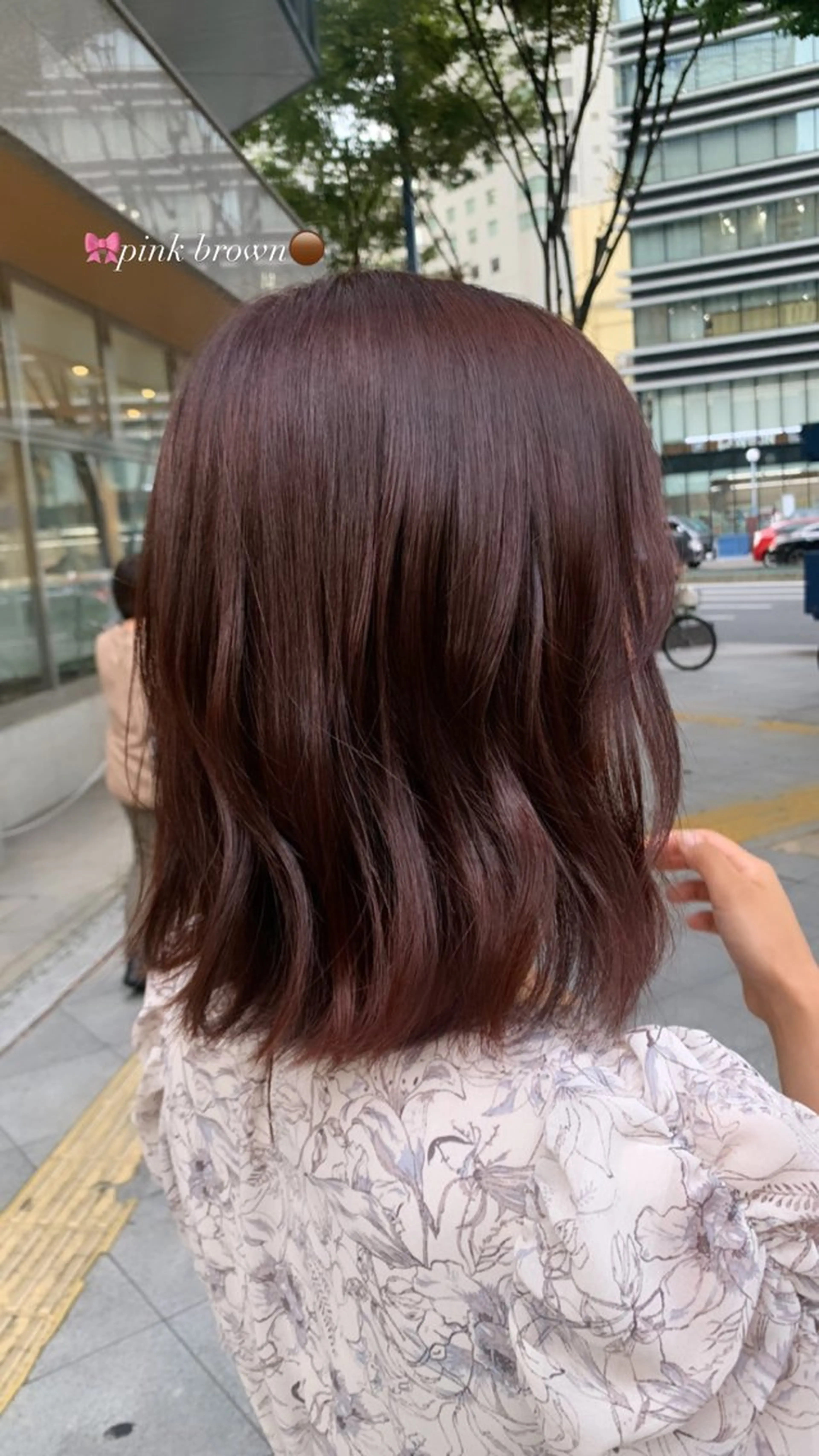 ミディアム カラー 平瀬 胡桃のヘアスタイル