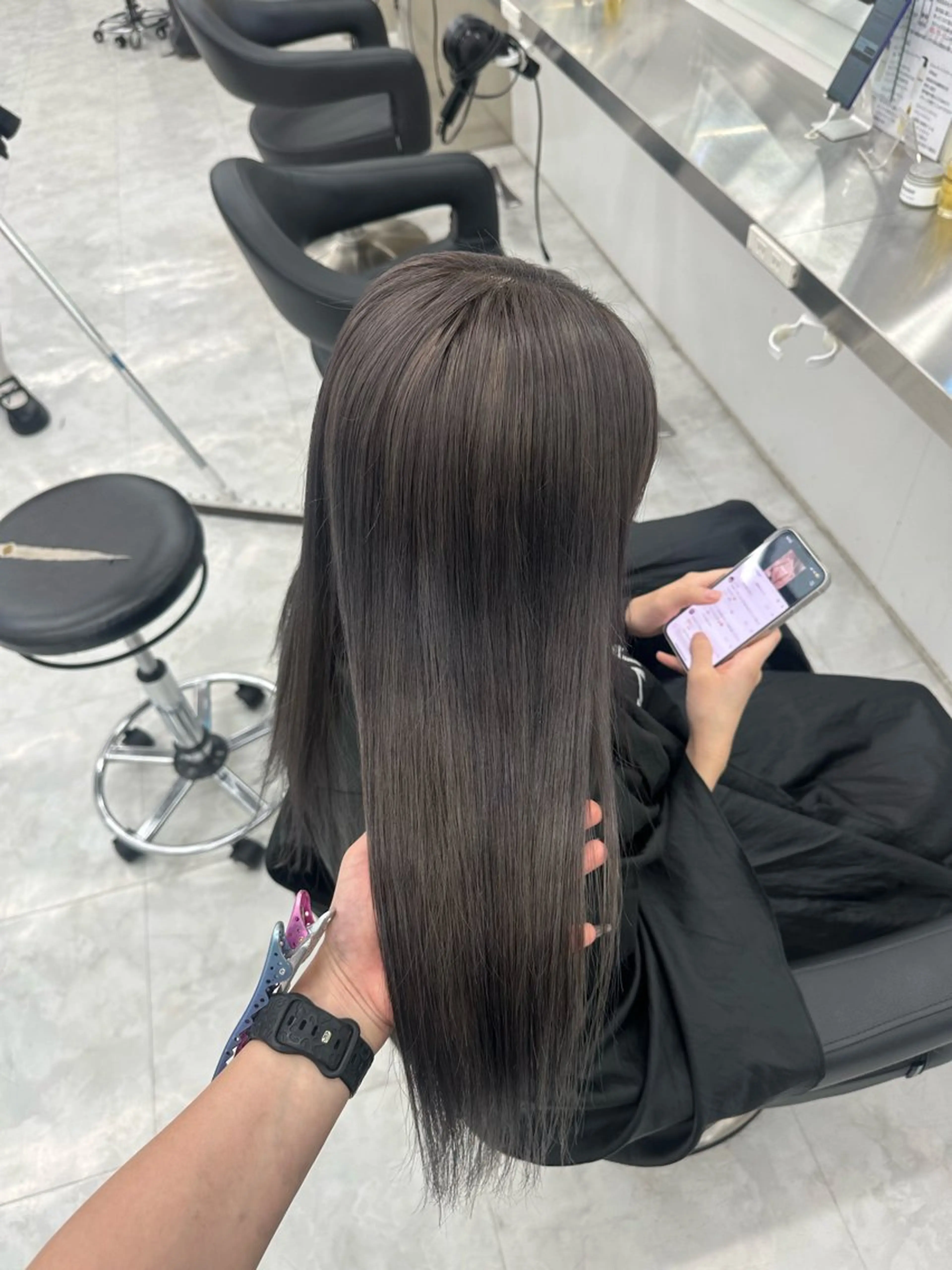 カラー グレージュ ラベンダーカラー ラベンダーグレージュ ラベンダーグレー 透ける透明感カラー 🤍anju🎀のヘアスタイル