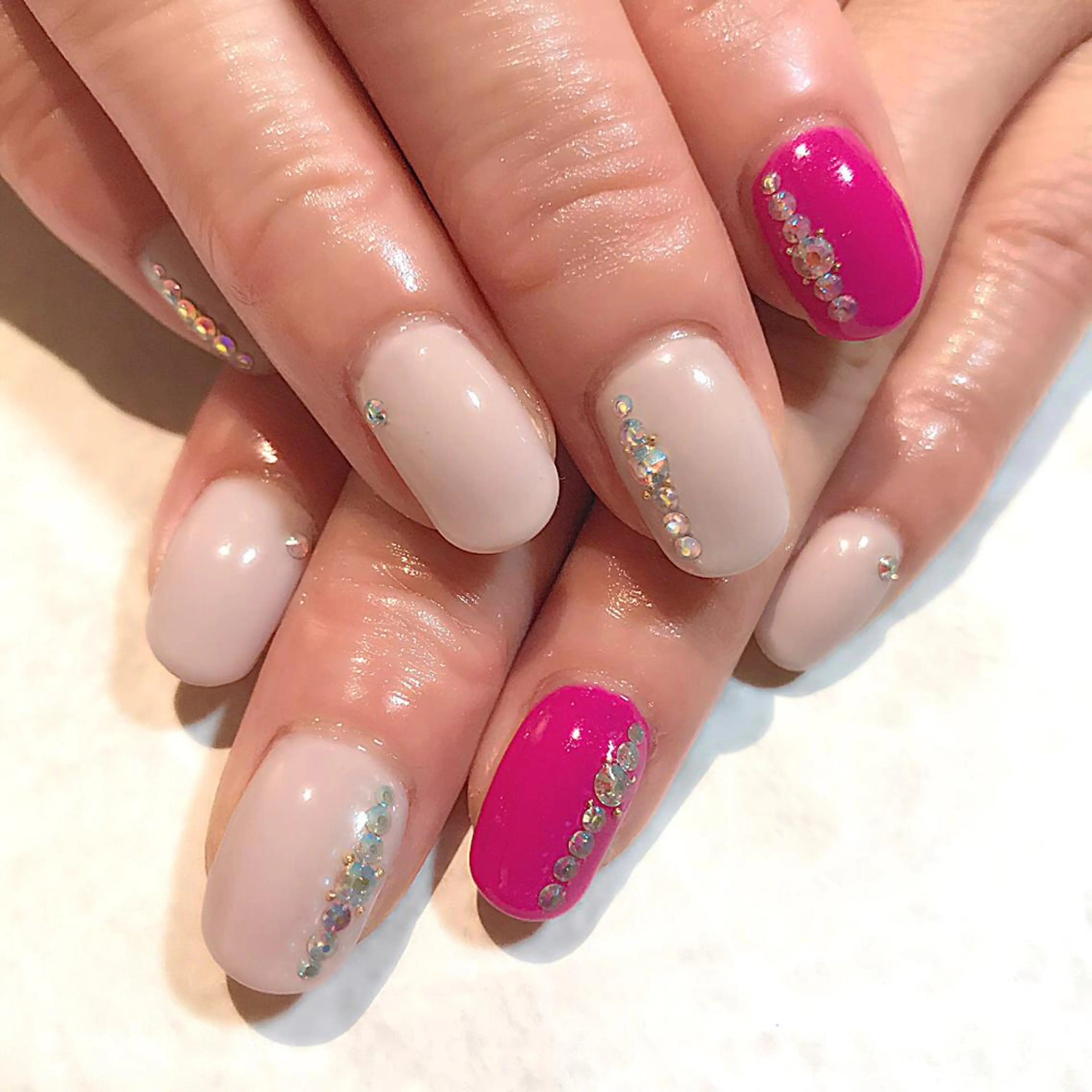 ネイル ストーンネイル NAILSALON AMULEのネイルデザイン
