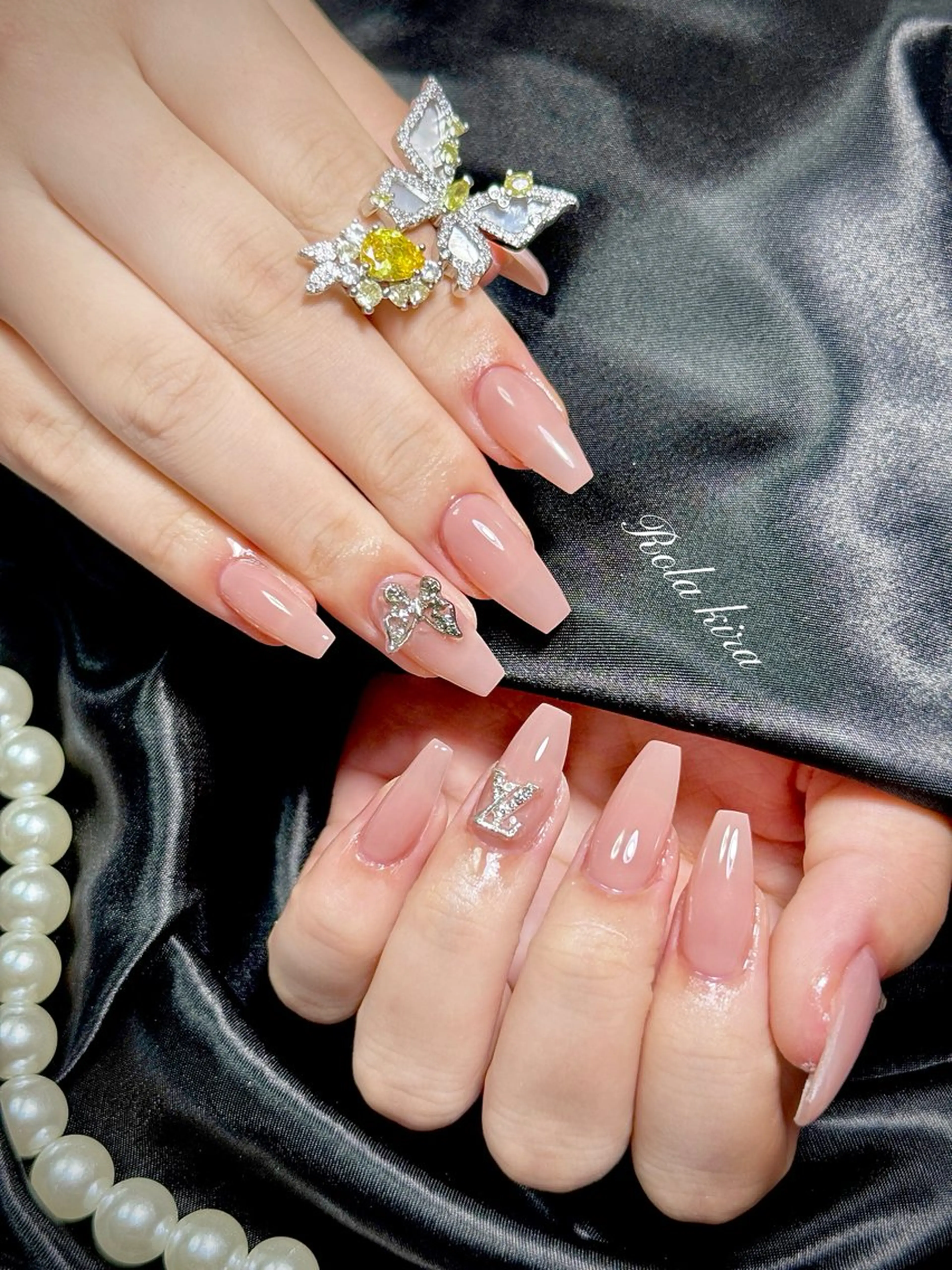 ネイル ジェルネイル ガーリー 氷ネイル・うるうるネイル ワンカラーネイル シンプルネイル ハンドネイル Rola kira nail salon所属・Rola kira 麗のネイルデザイン