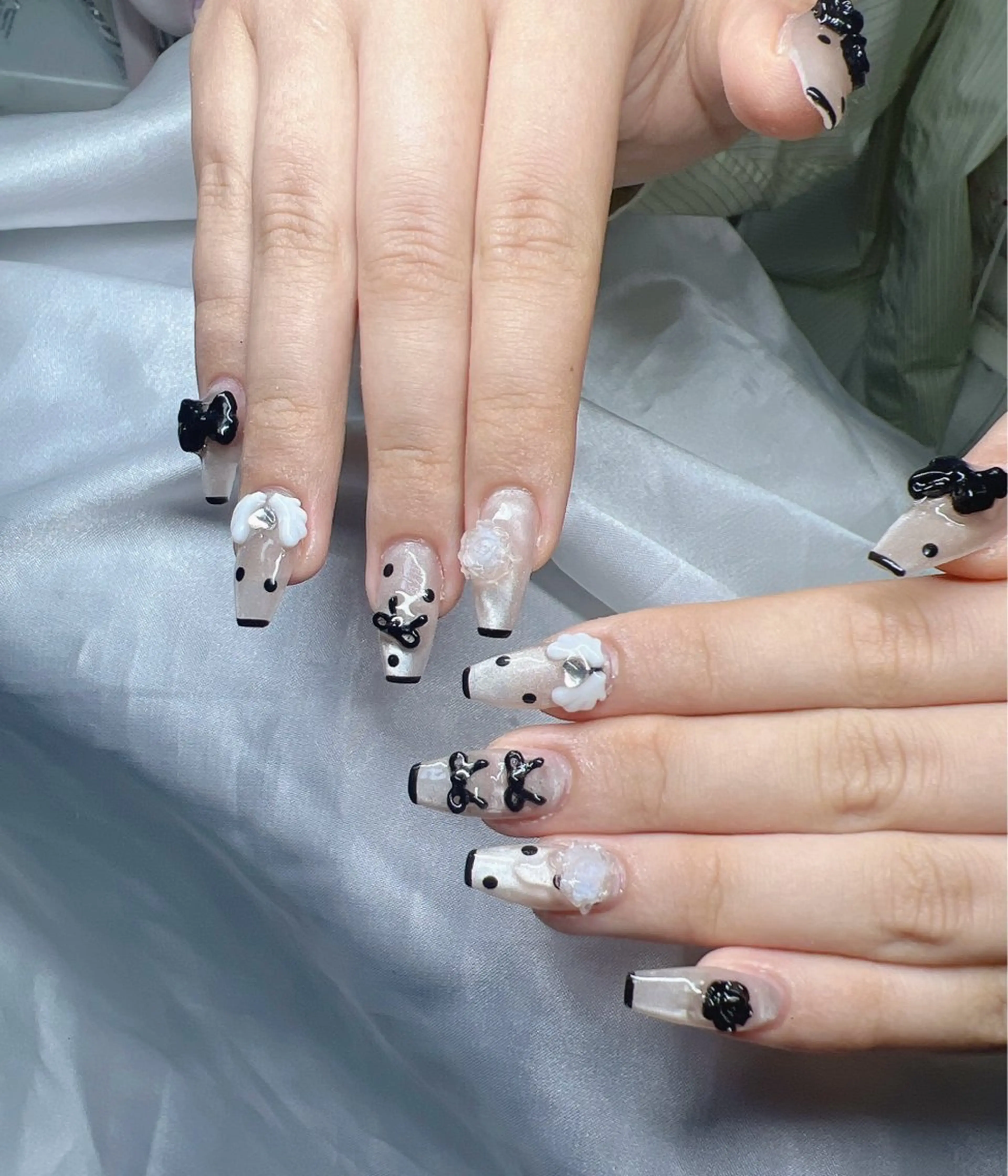 ネイル 長さ出し グラデーション 卒業式 キラキラネイル マグネットネイル ハンドネイル Lee Nailsのネイルデザイン