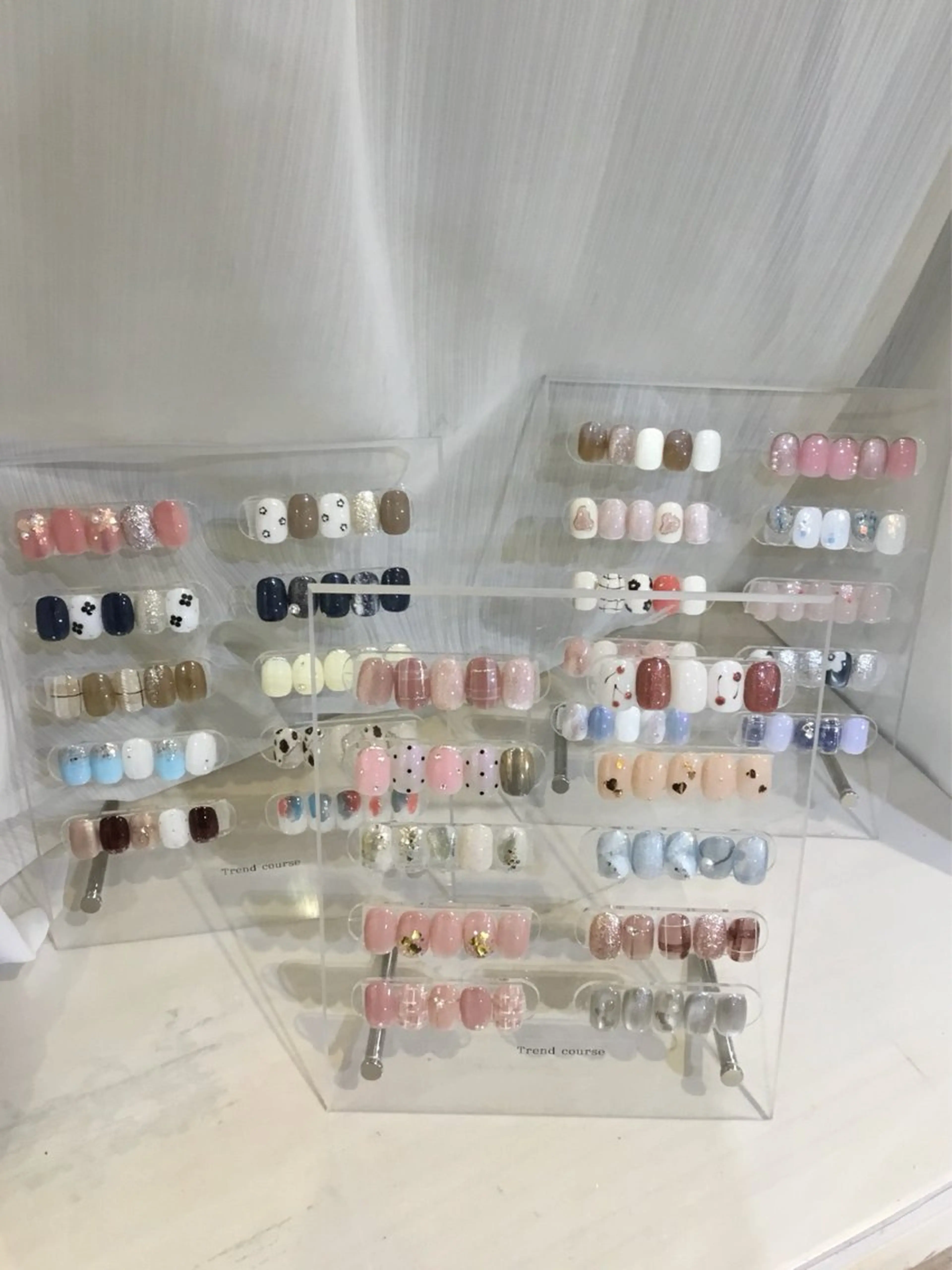 ネイル S. Ishiuchiのネイルデザイン