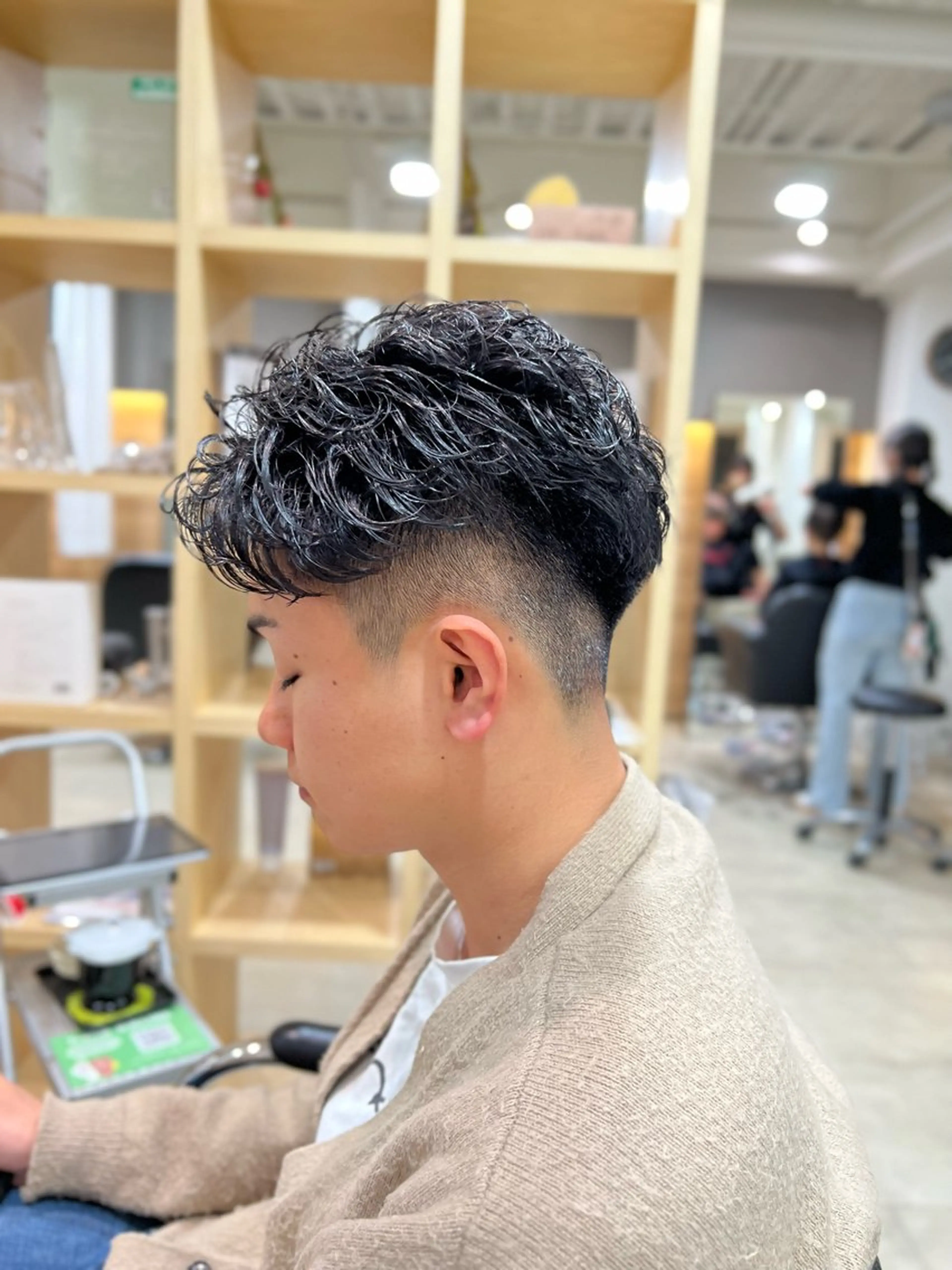 パーマ メンズ メンズパーマ カット パーマ 心斎橋バレイヤージュ 小林勝貴のヘアスタイル