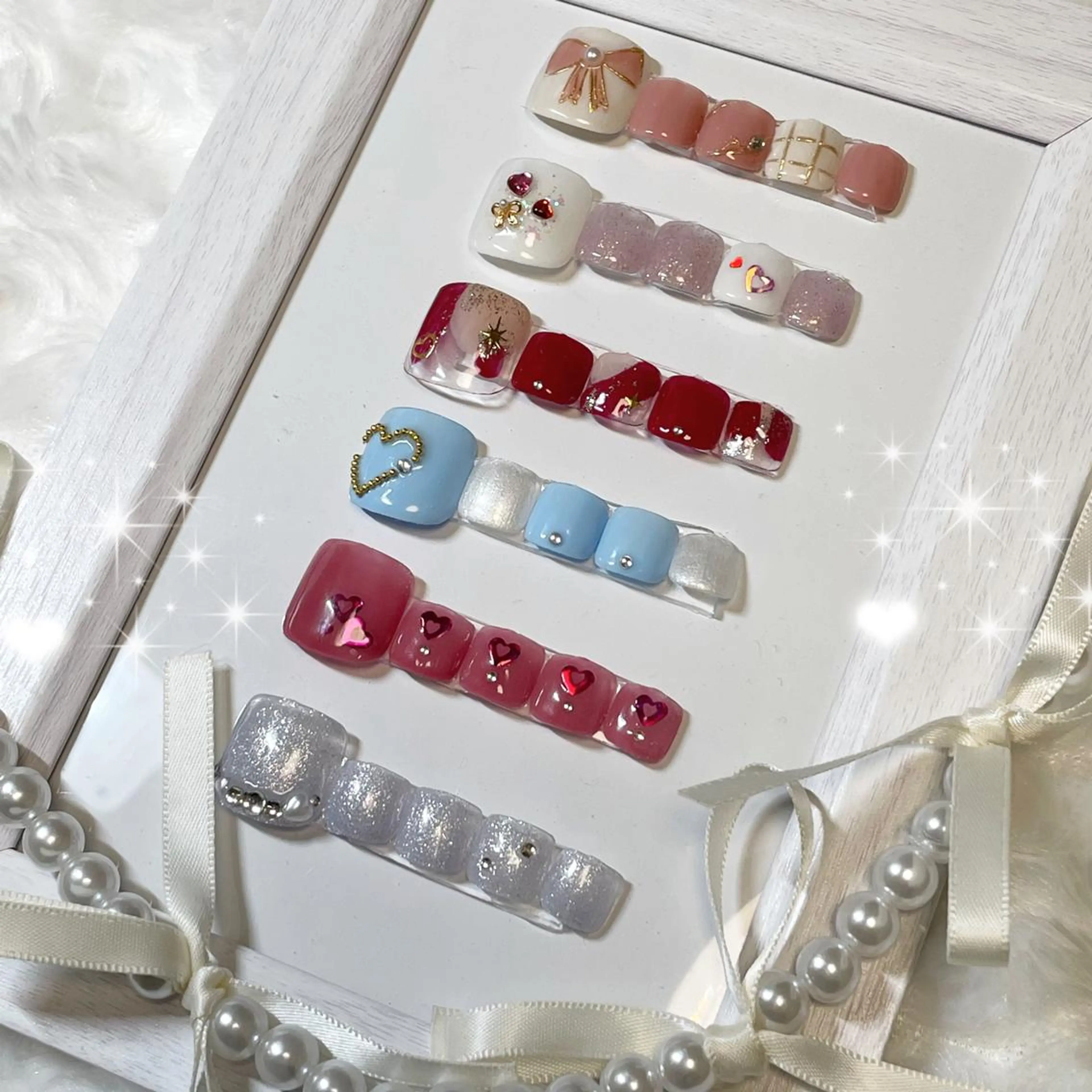 ネイル フットネイル ジェルネイル キラキラネイル 韓国ネイル 持ち込み fiore nail 🦋のネイルデザイン