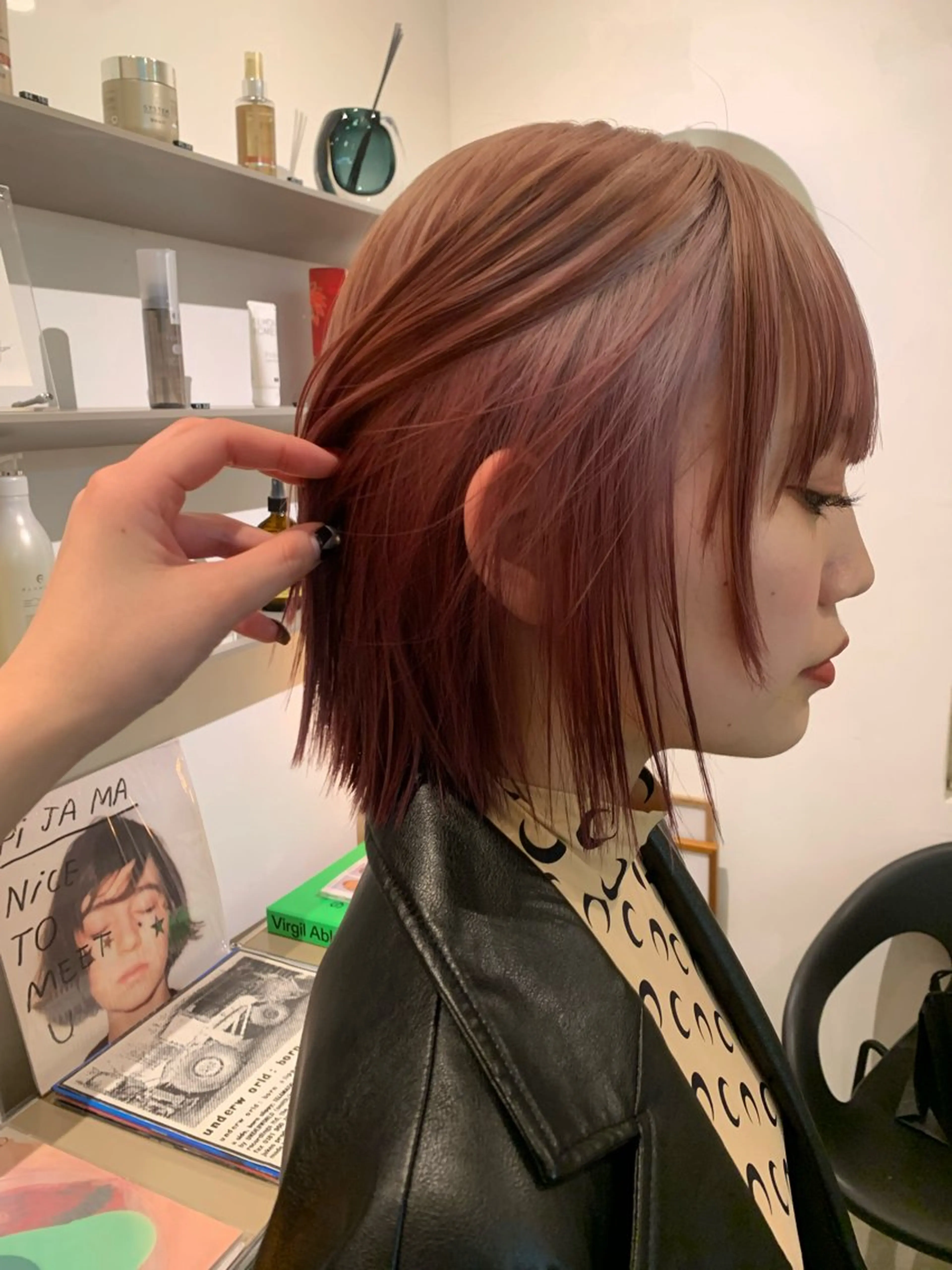 カラー hinata /ハイトーンのヘアスタイル