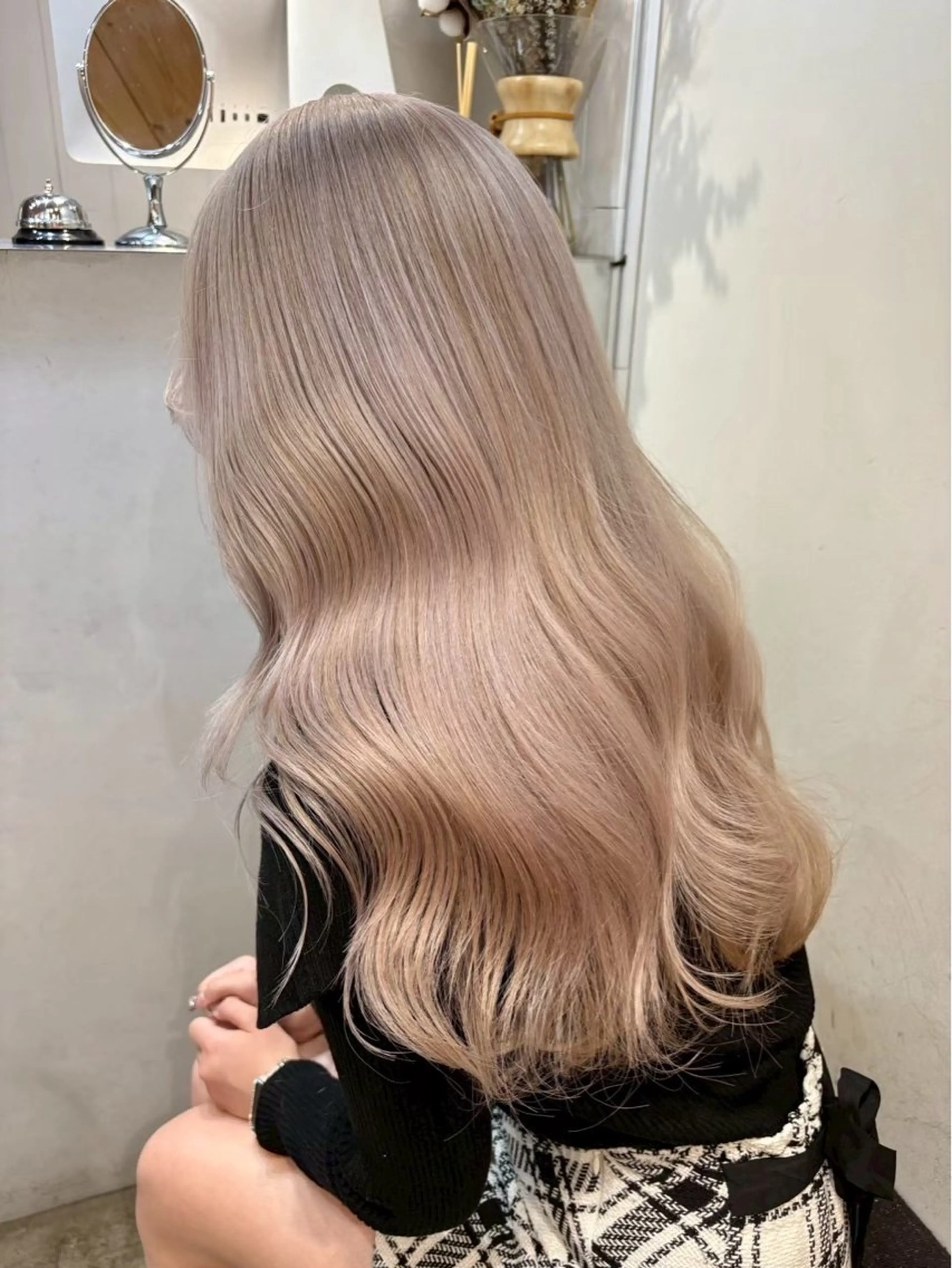 ロング カラー ヘアアレンジ ベージュカラー ブロンド ブロンドベージュ ミルクティーベージュ ホワイトベージュ ヘアカラー 坂齋大地/レイヤー/ ミルクティーのヘアスタイル