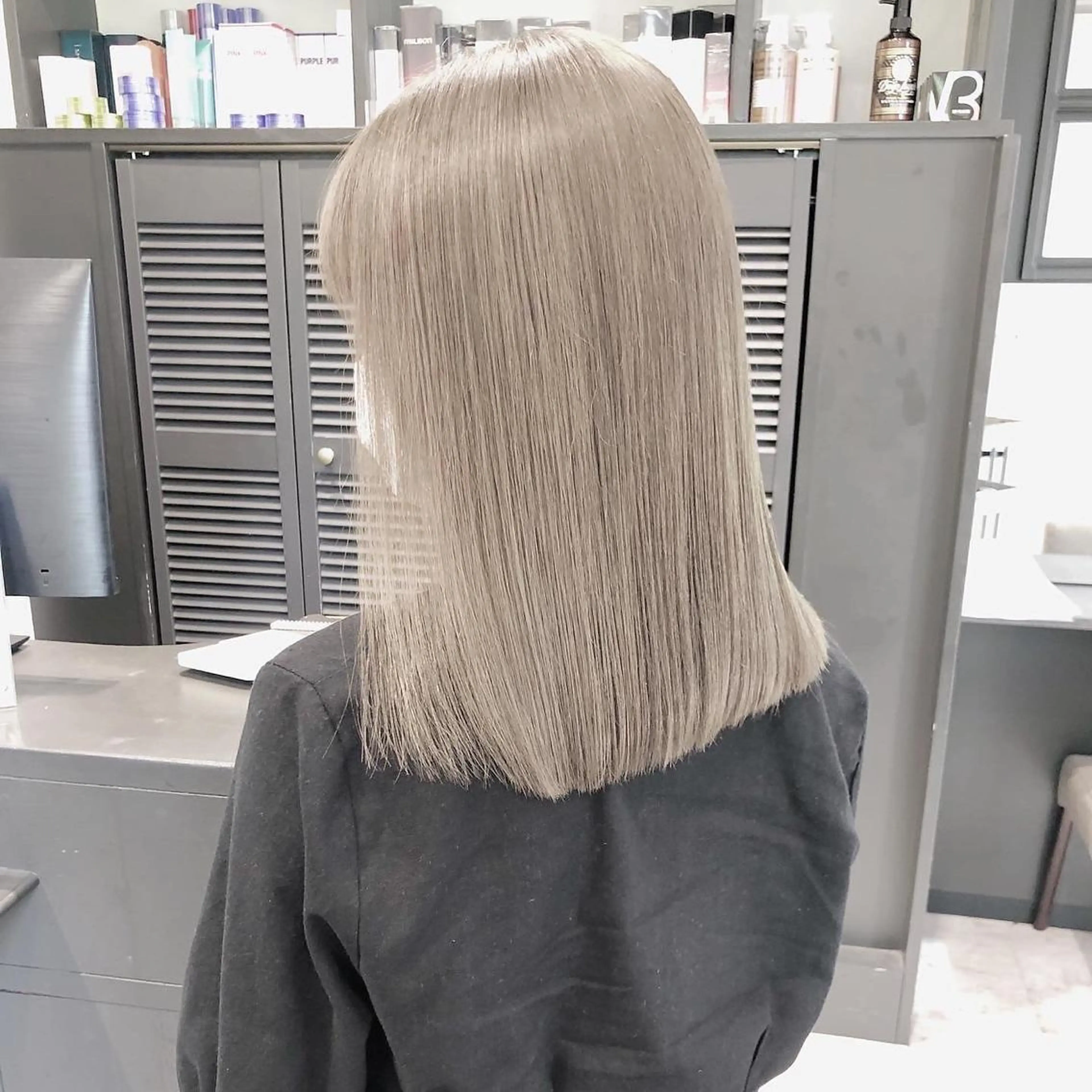 セミロング カラー mimiiy梅田 中崎町ハイトーンのヘアスタイル