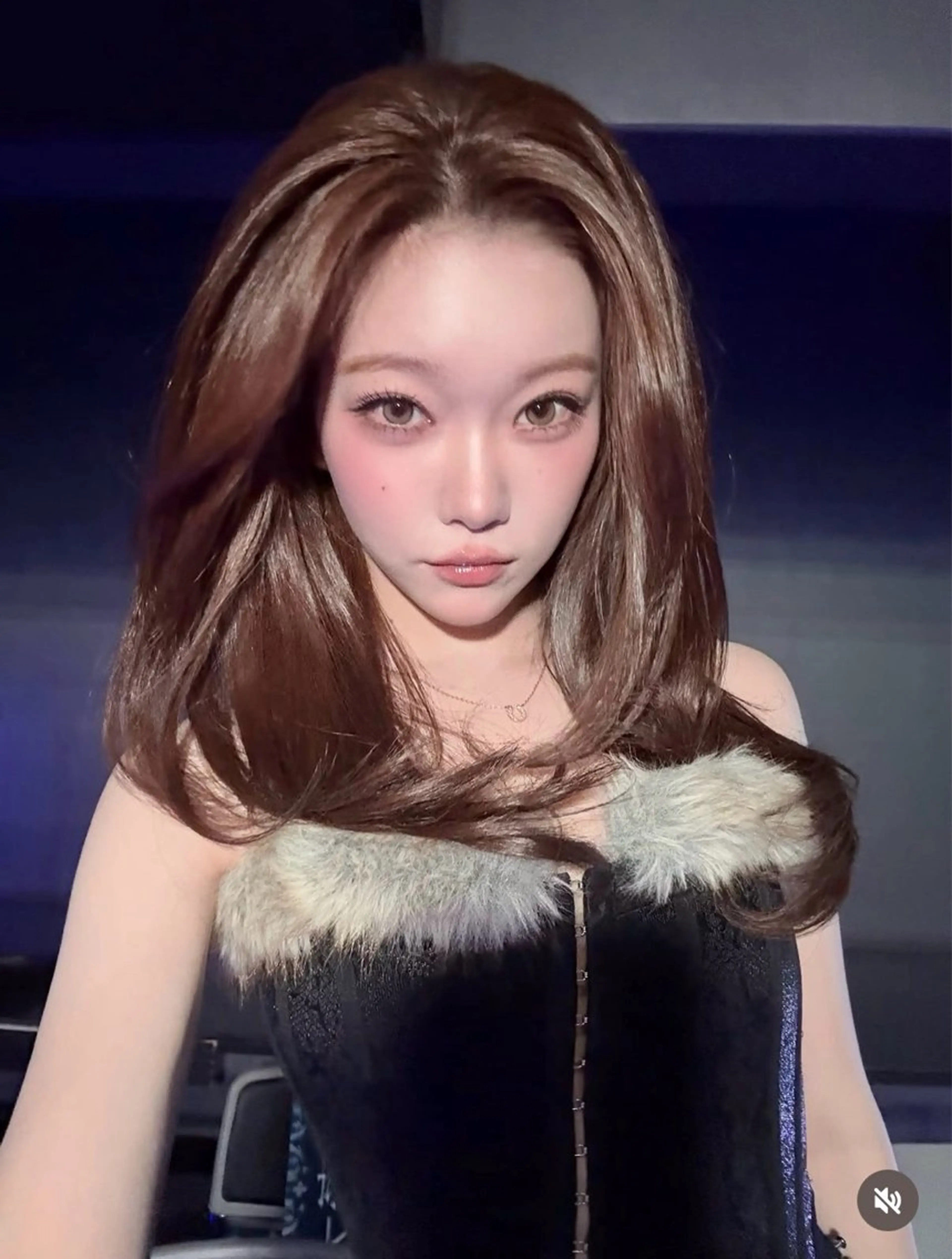 ロング カラー ベージュカラー ヘアカラー トリートメント ブリーチなしヘア 🌼ユウカのヘアスタイル