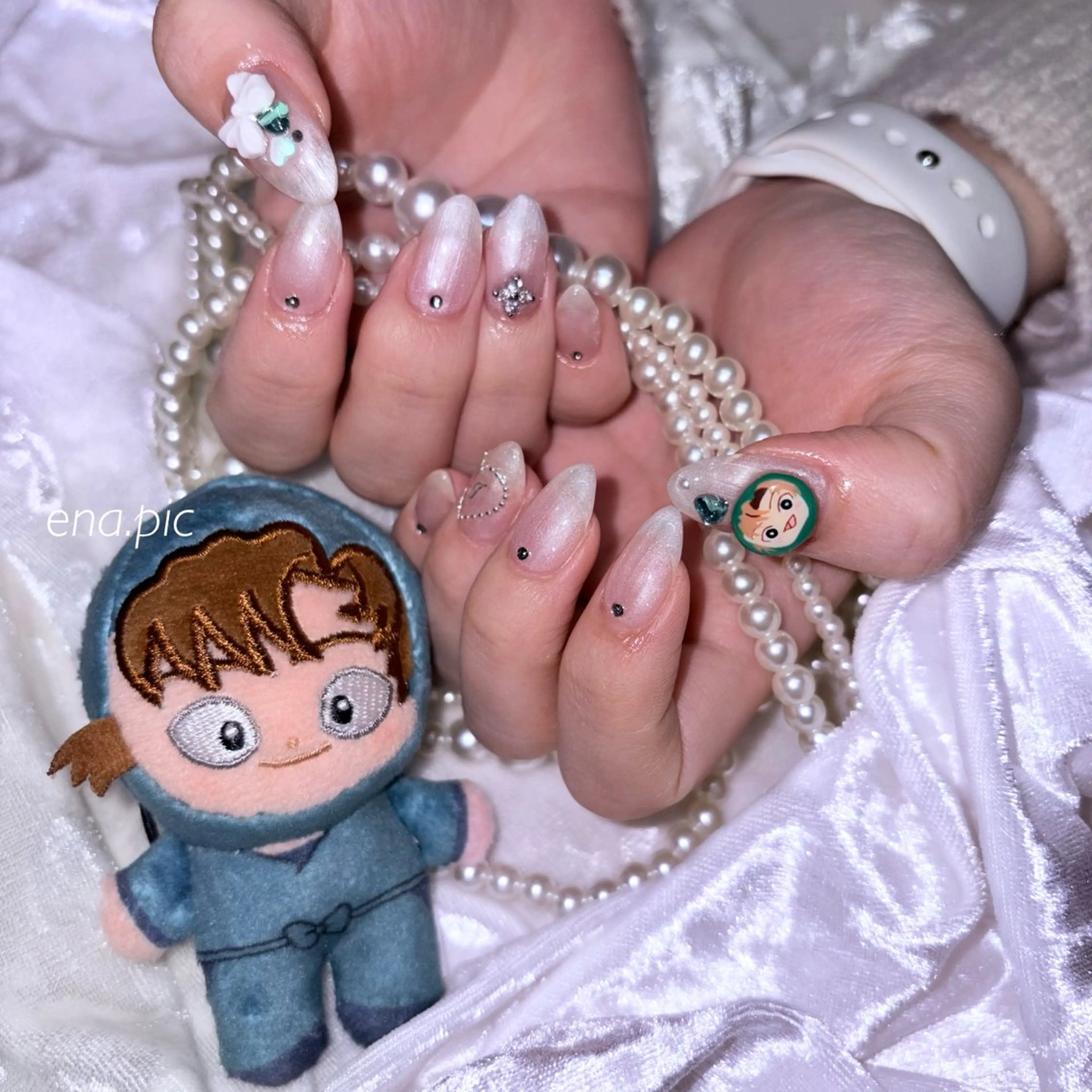 ネイル toyvenail 🖤enaのネイルデザイン