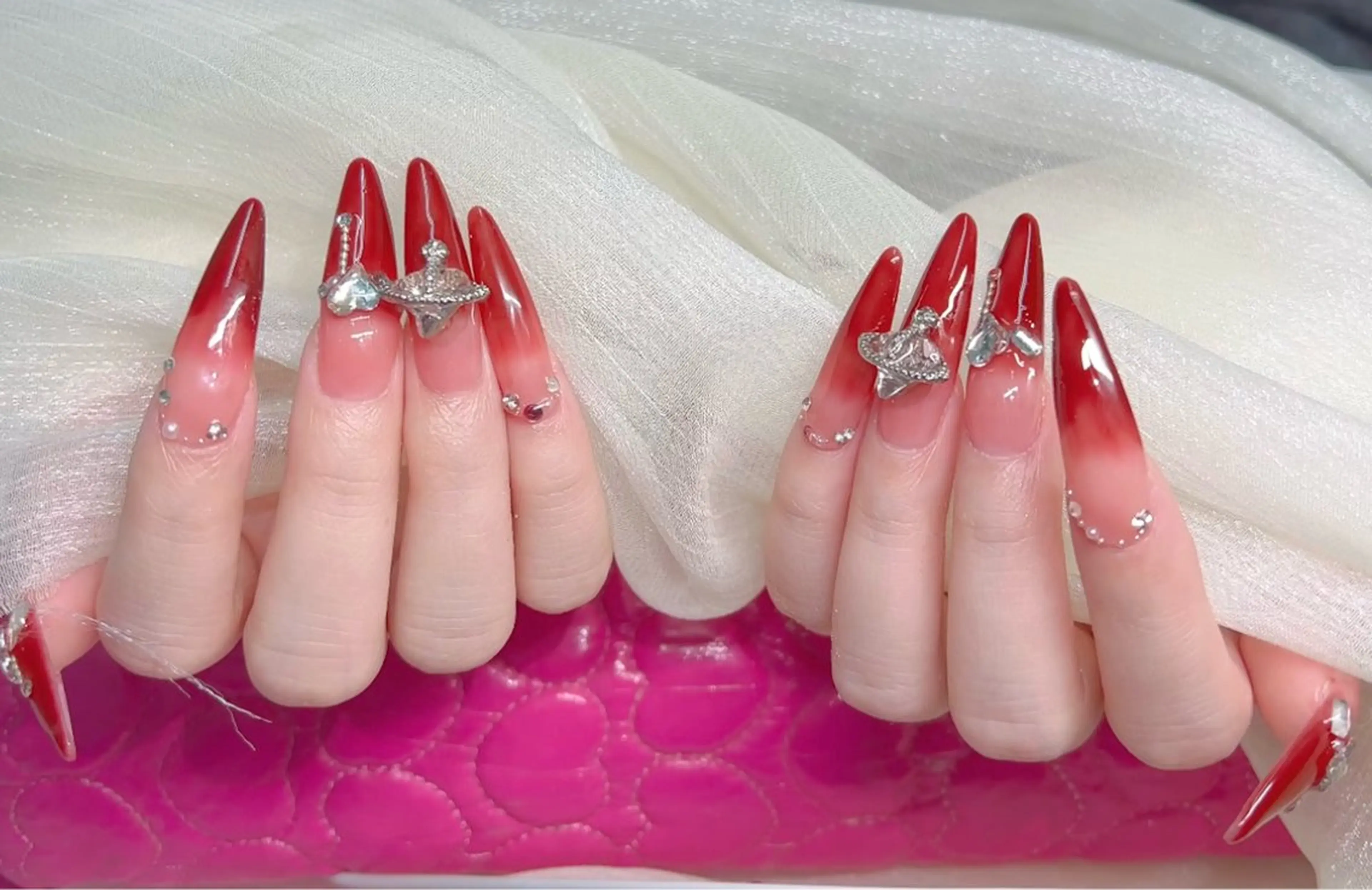 セミロング ハンドネイル ハンドケア 一其 サロンのネイルデザイン