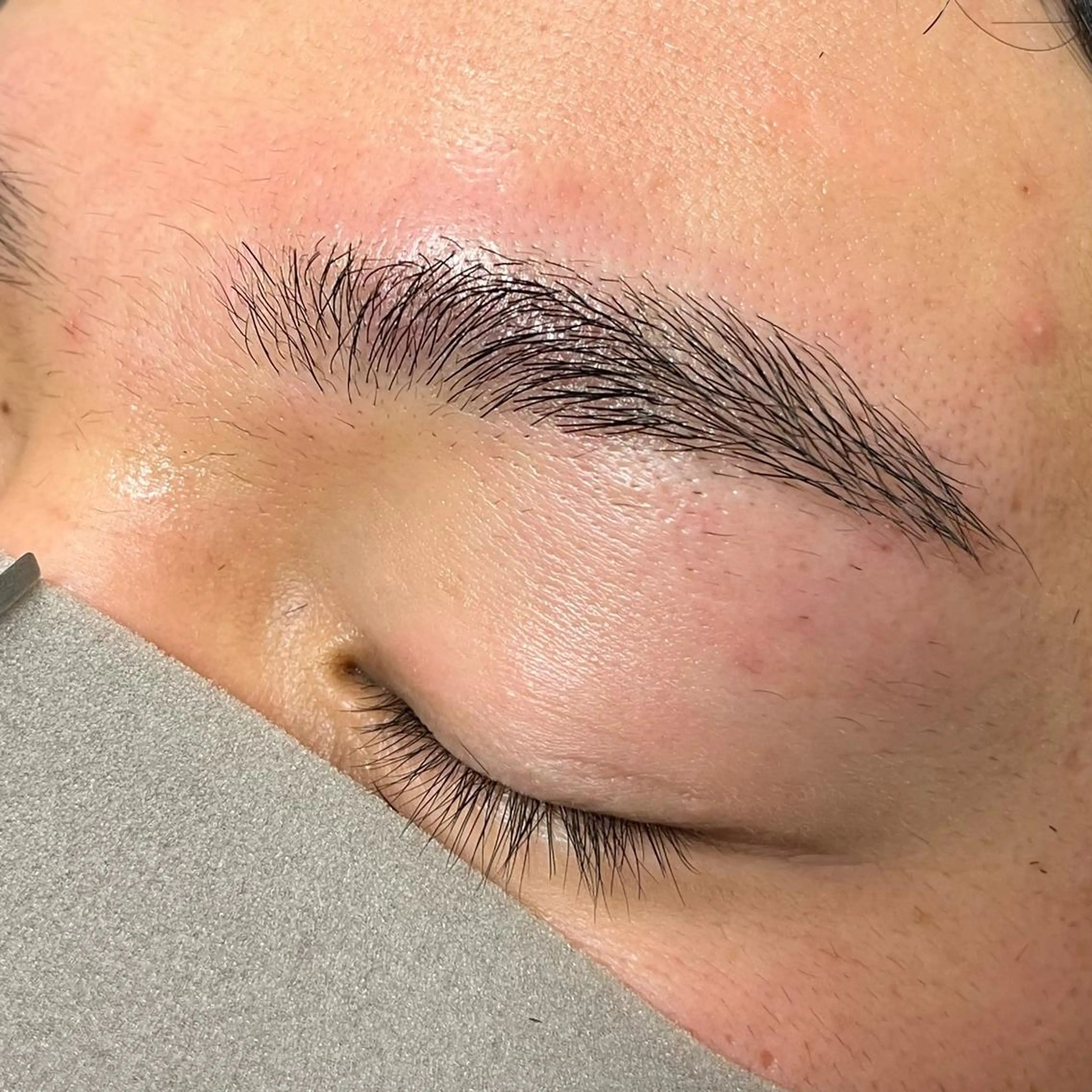 アイブロウ メンズアイブロウ MIMI RUSH 安城 jubilee店所属・鍋田 彩歌のマツエク・マツパデザイン