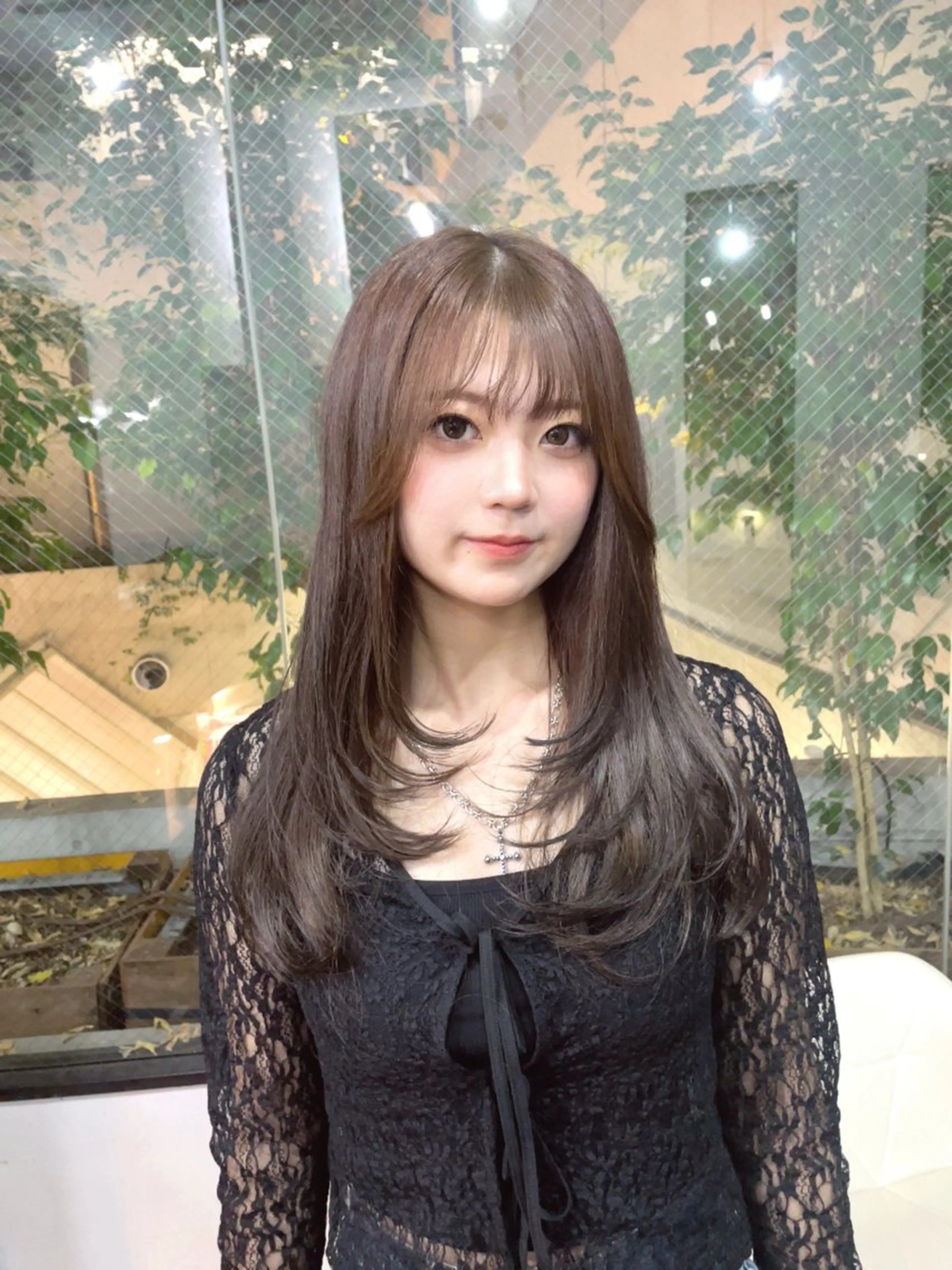 セミロング カラー レイヤーカット ヘアカラー トリートメント ili心斎橋所属・🩵ハイトーン/ レイヤーYUZU🩵のヘアスタイル