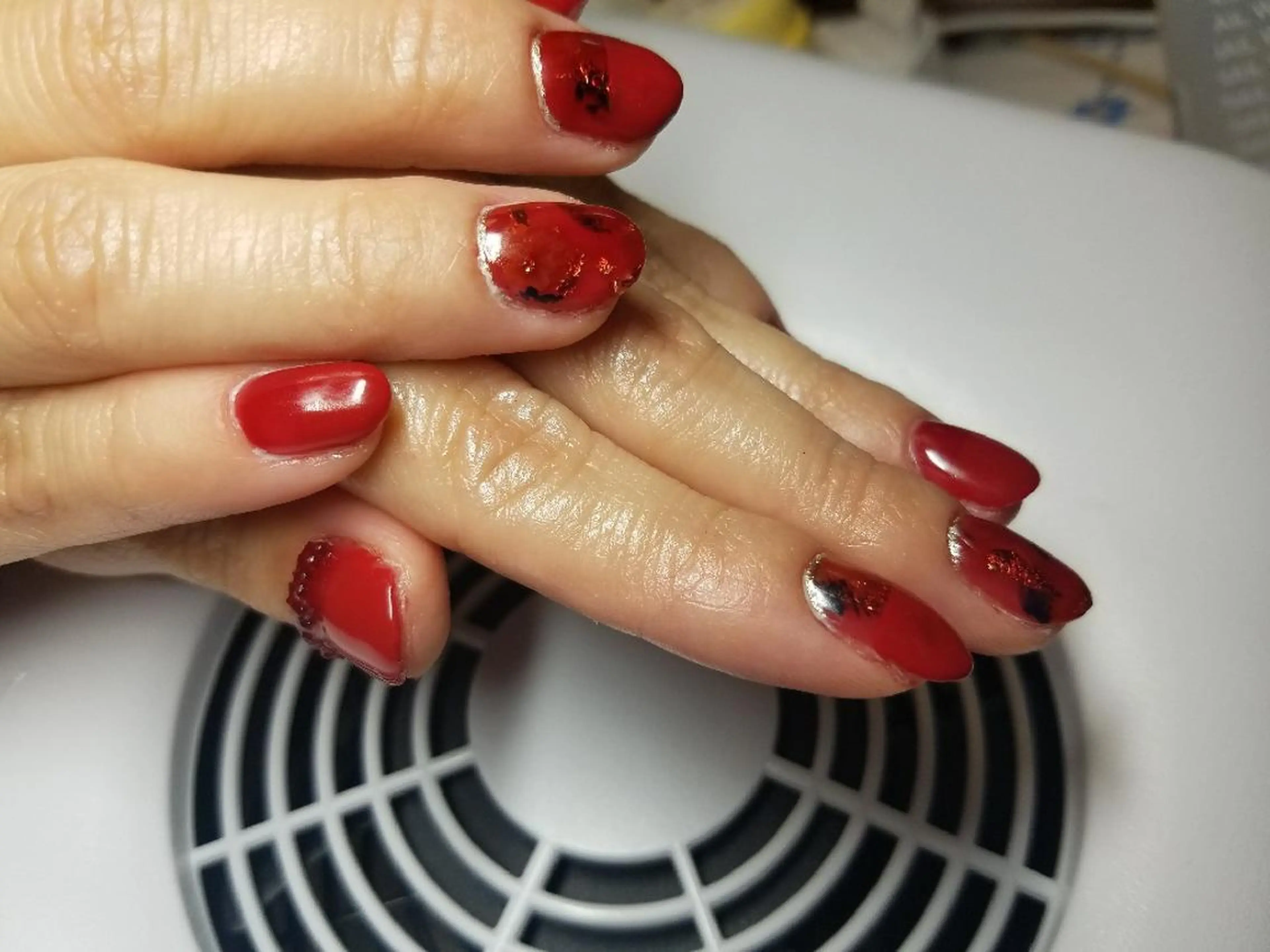 ネイル べっ甲ネイル 赤色 nail yu-joy所属・yuu -joynailのネイルデザイン