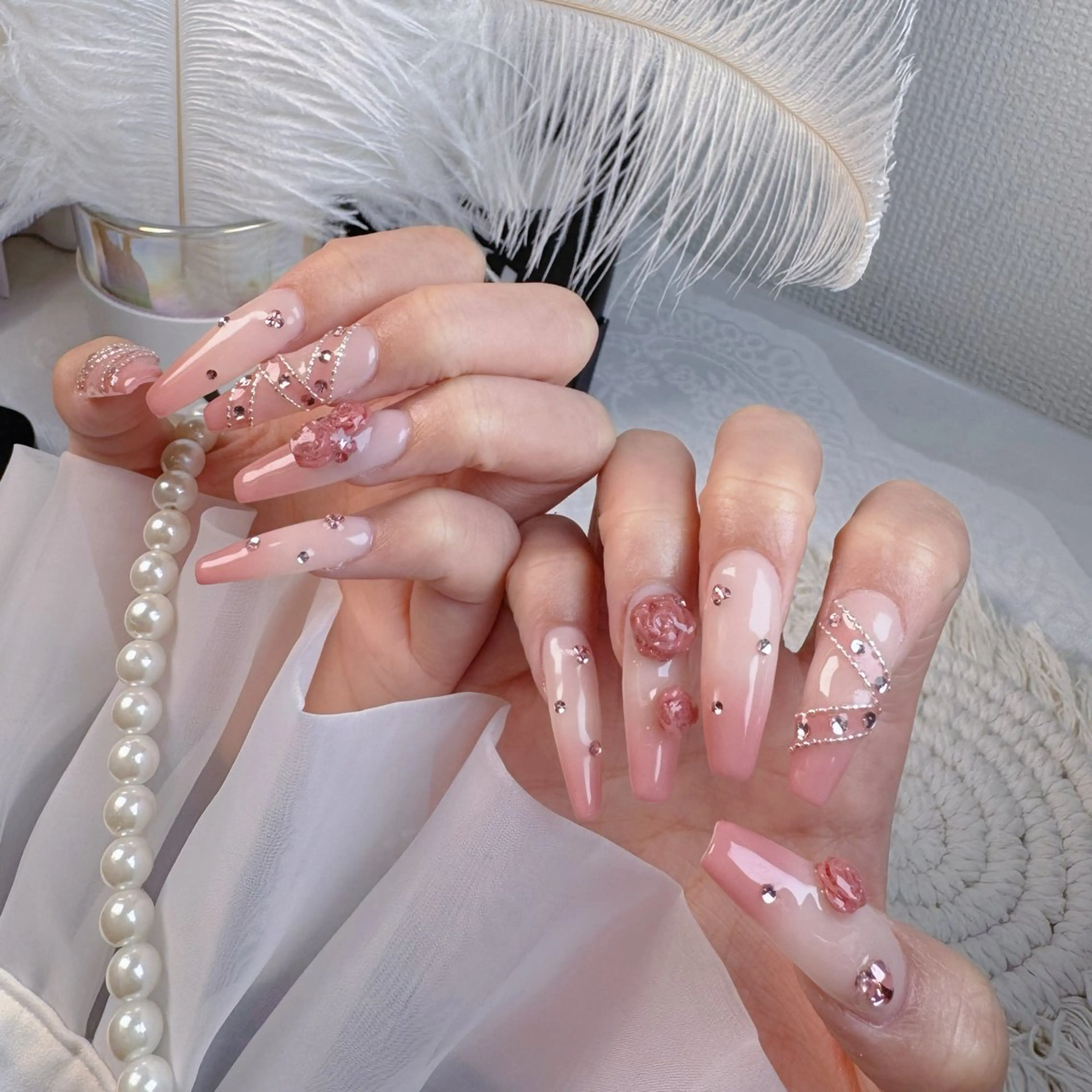 ネイル フレンチネイル ハート 韓国ネイル バレンタイン ワンホンネイル ハンドネイル Melody Nail所属・Melody  3D/スカルプ専門店のネイルデザイン