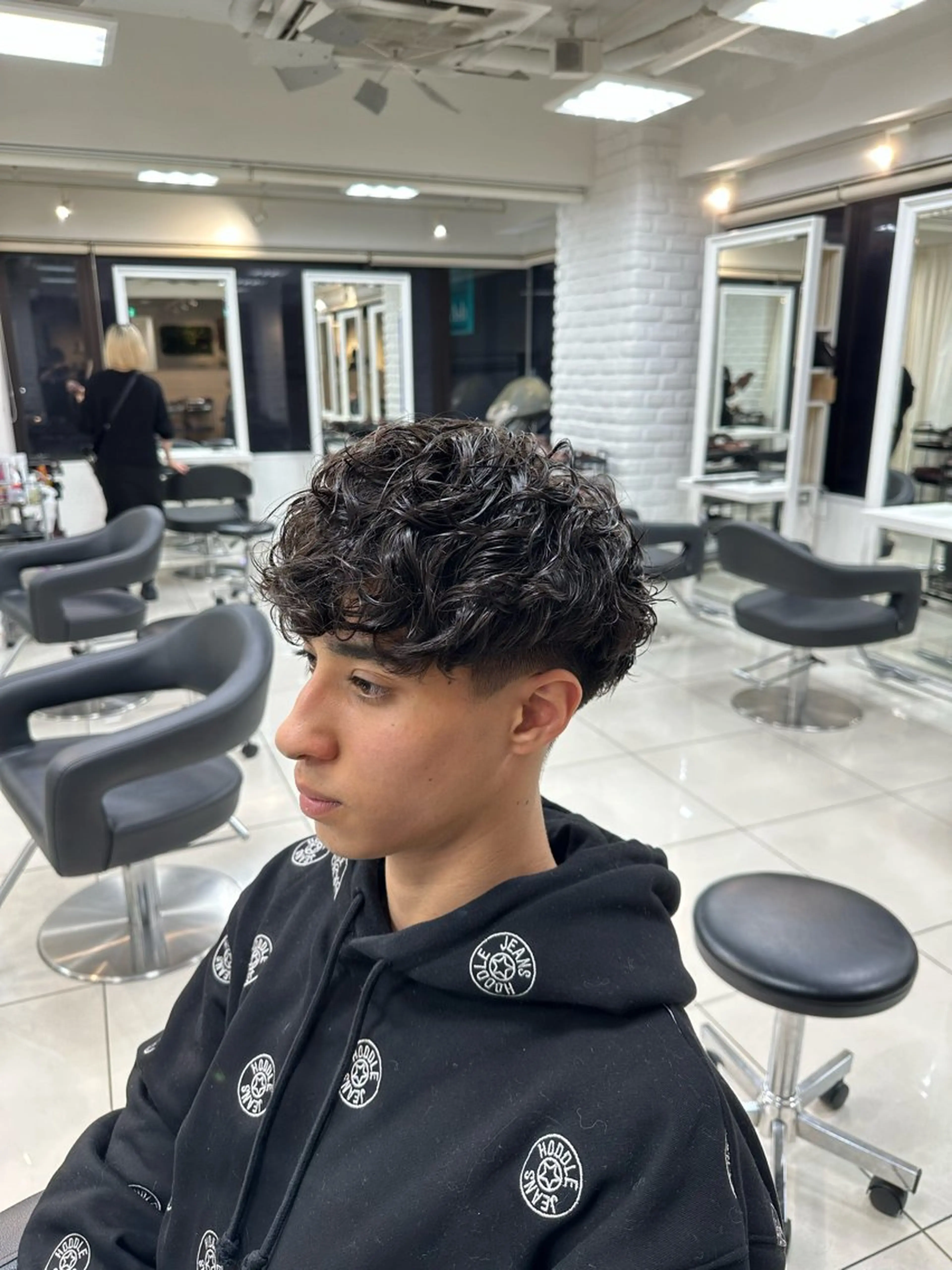 パーマ メンズ スペインカール カット パーマ トリートメント フェザーパーマ職人 🪶ryosukeのヘアスタイル