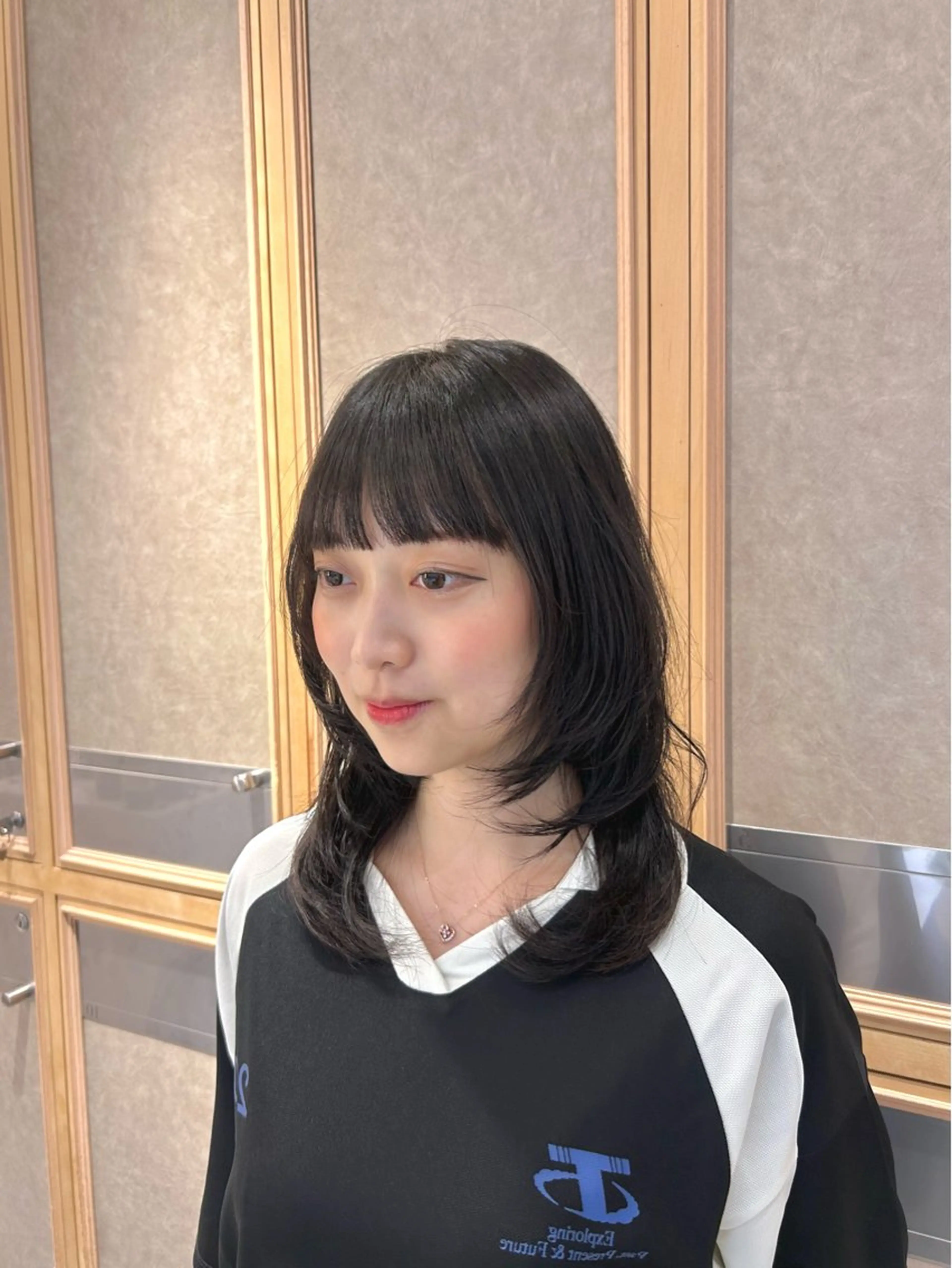 セミロング 顔周りカット カット トリートメント ヘッドスパ ヘアセット miko🪽地毛風/ ハイトーン/レイヤーのヘアスタイル